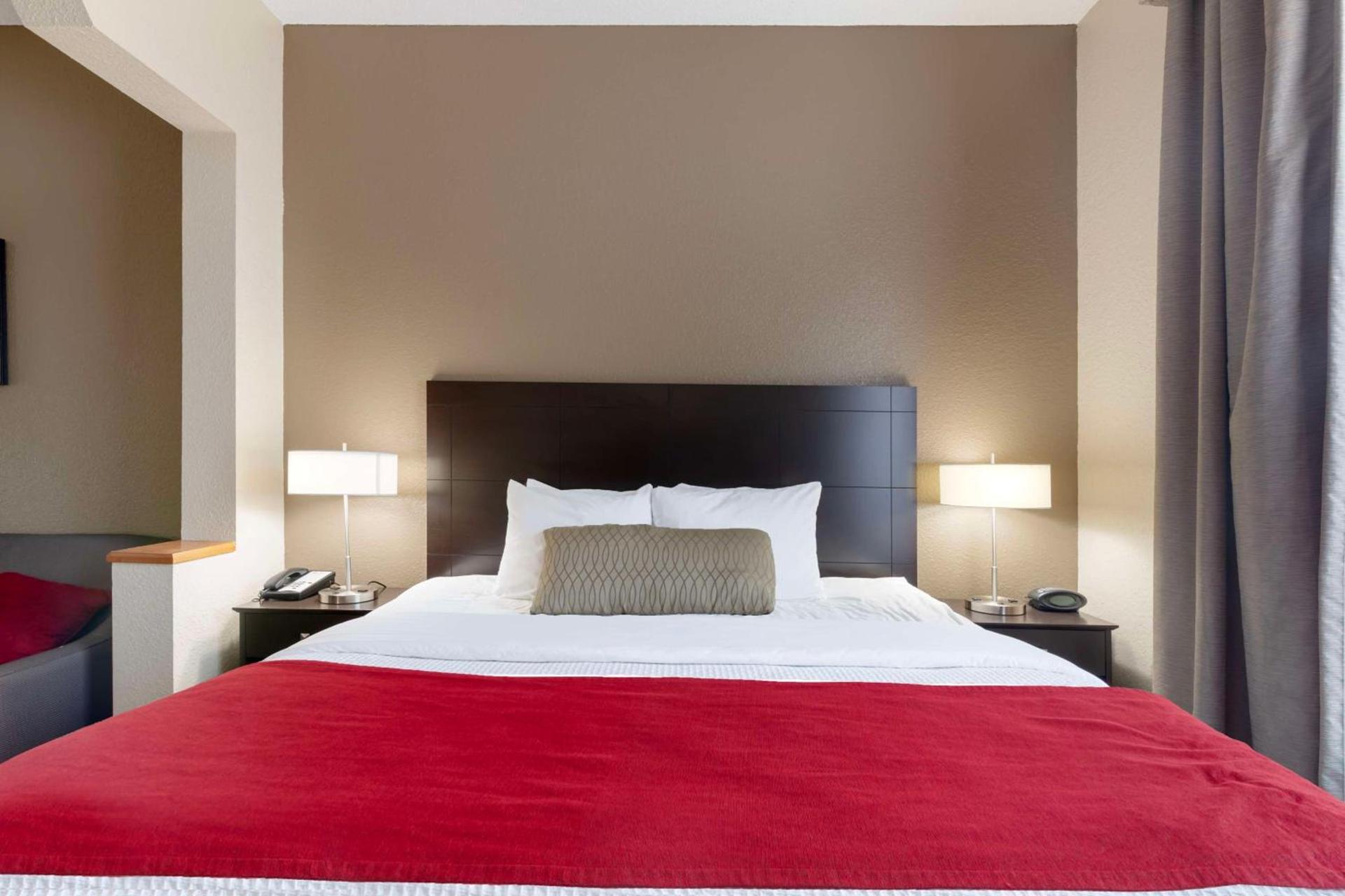 Best Western Plus Bradbury Inn and Suites photo 16