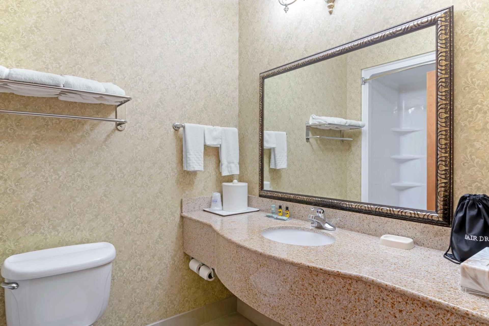 Best Western Plus Bradbury Inn and Suites photo 41