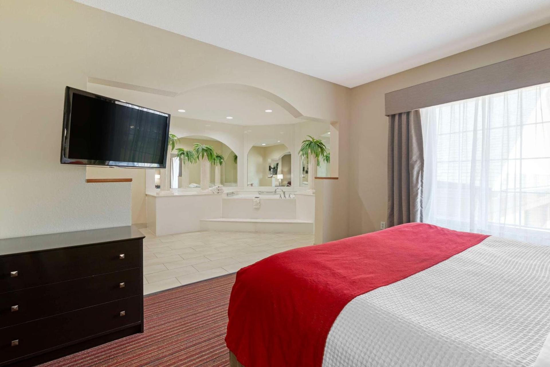 Best Western Plus Bradbury Inn and Suites photo 6