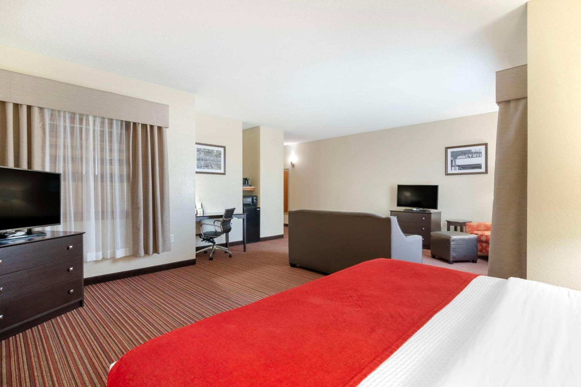 Best Western Plus Bradbury Inn and Suites photo 22