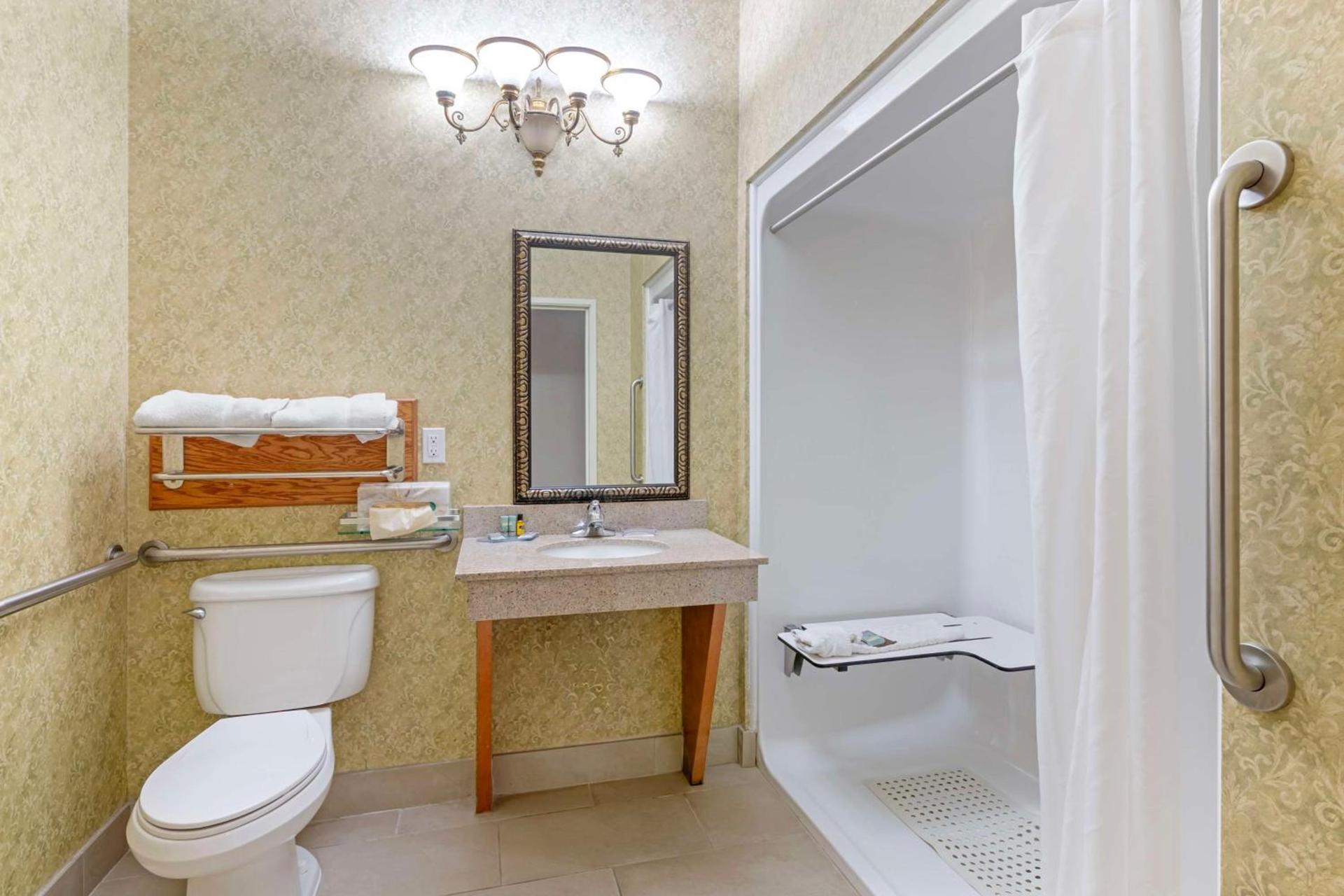 Best Western Plus Bradbury Inn and Suites photo 43