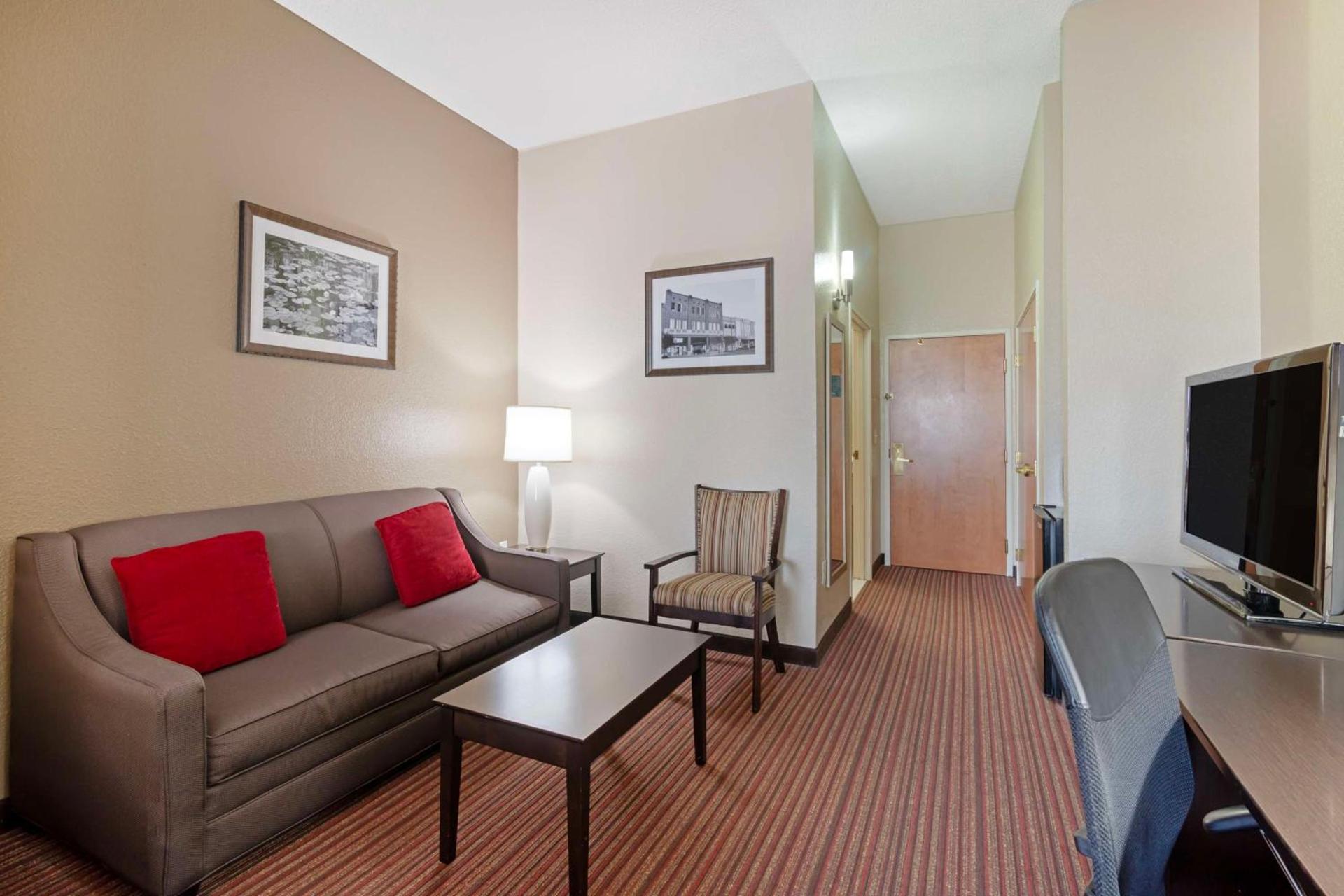Best Western Plus Bradbury Inn and Suites photo 36