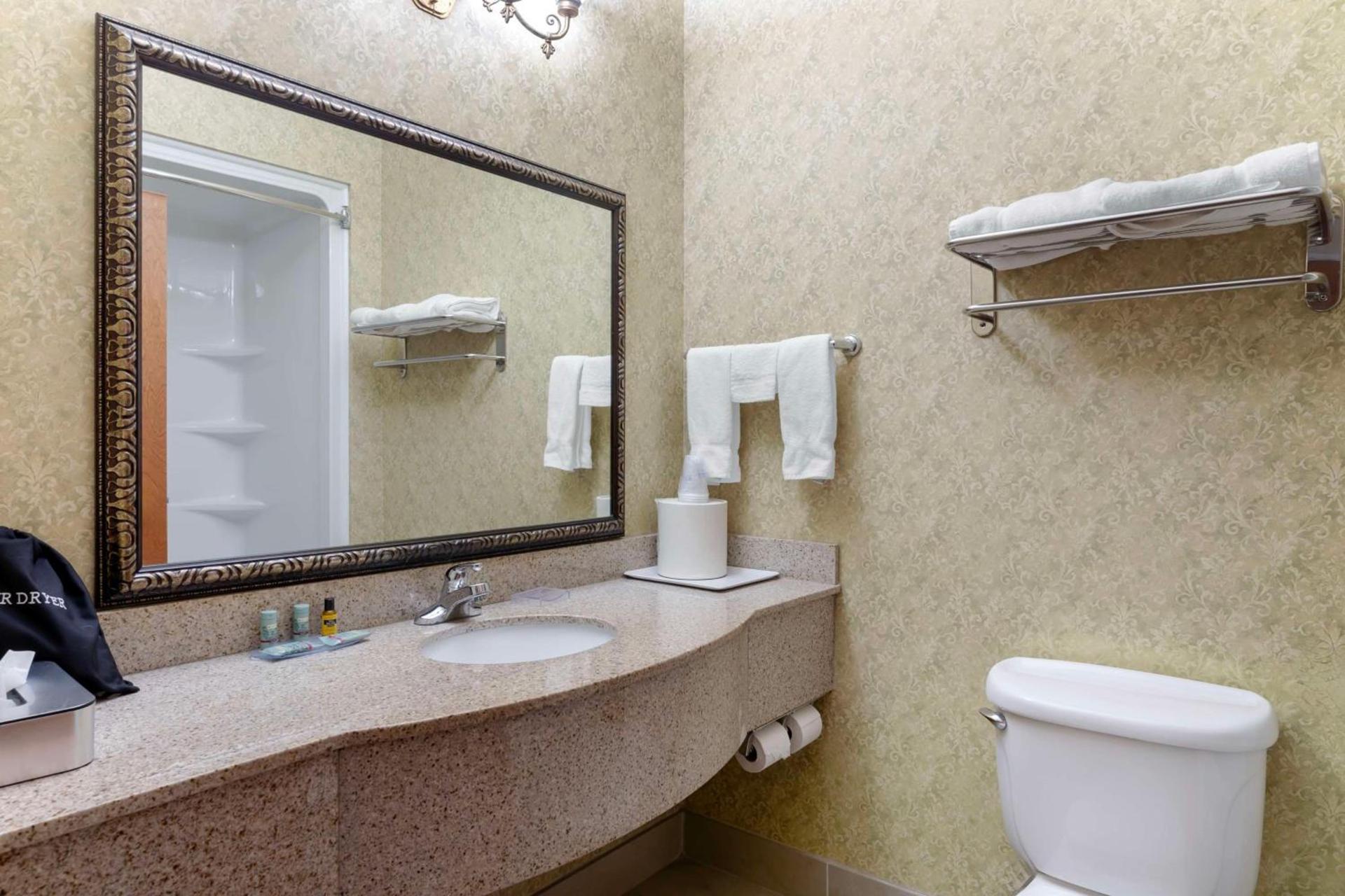 Best Western Plus Bradbury Inn and Suites photo 47