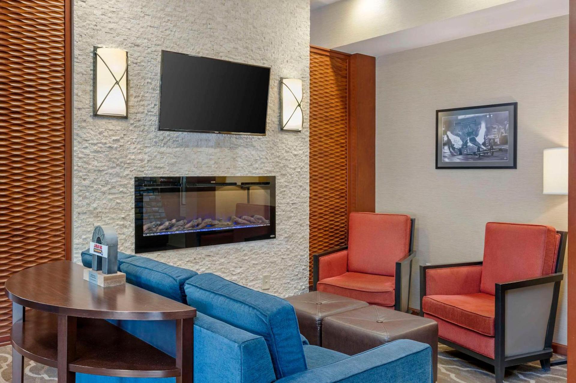 Comfort Suites West Indianapolis - Brownsburg photo 9