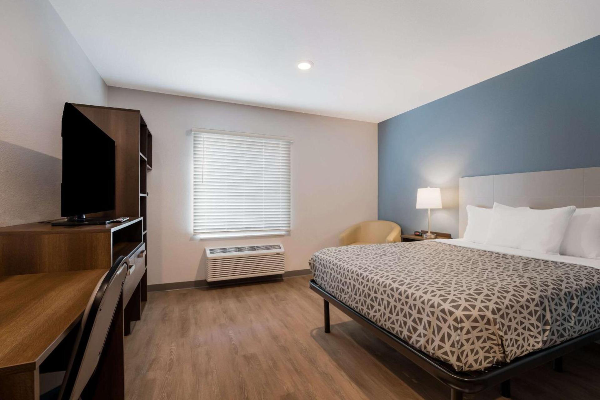 WoodSpring Suites Moreno Valley photo 10