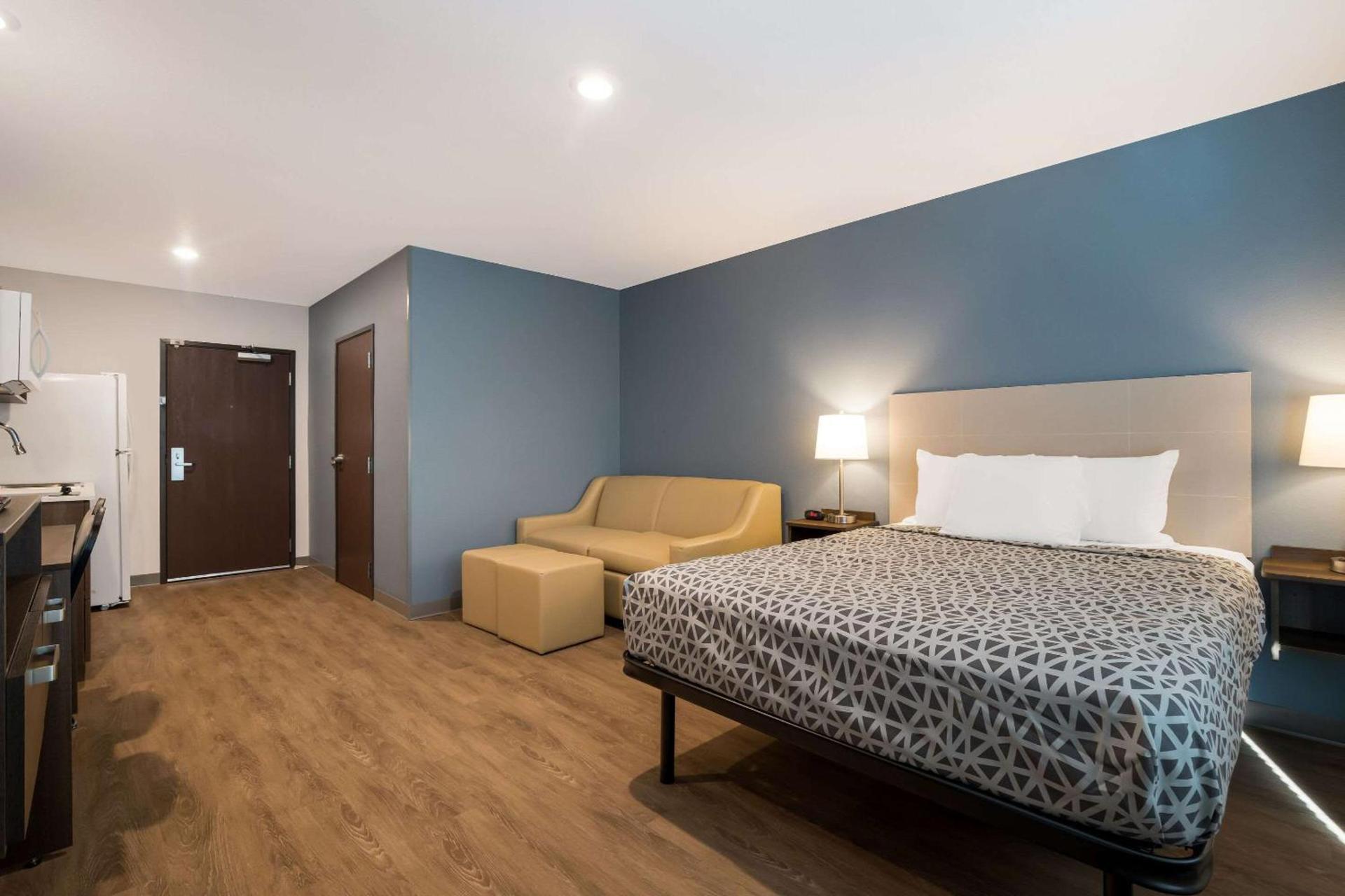 WoodSpring Suites Moreno Valley photo 12