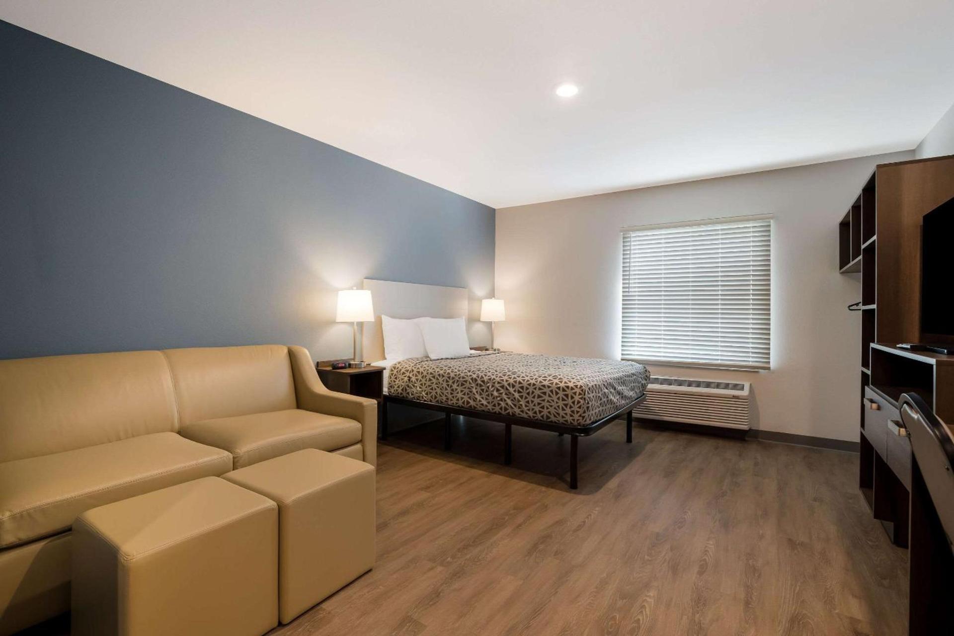 WoodSpring Suites Moreno Valley photo 14