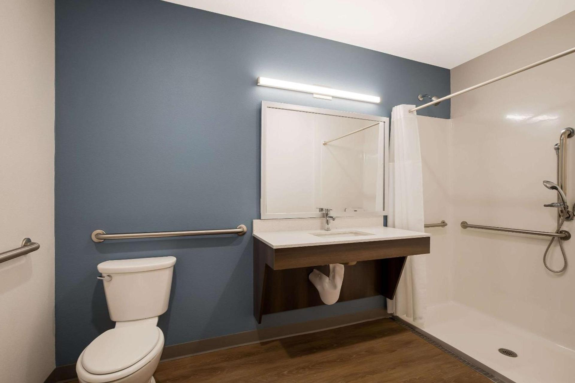 WoodSpring Suites Moreno Valley photo 21