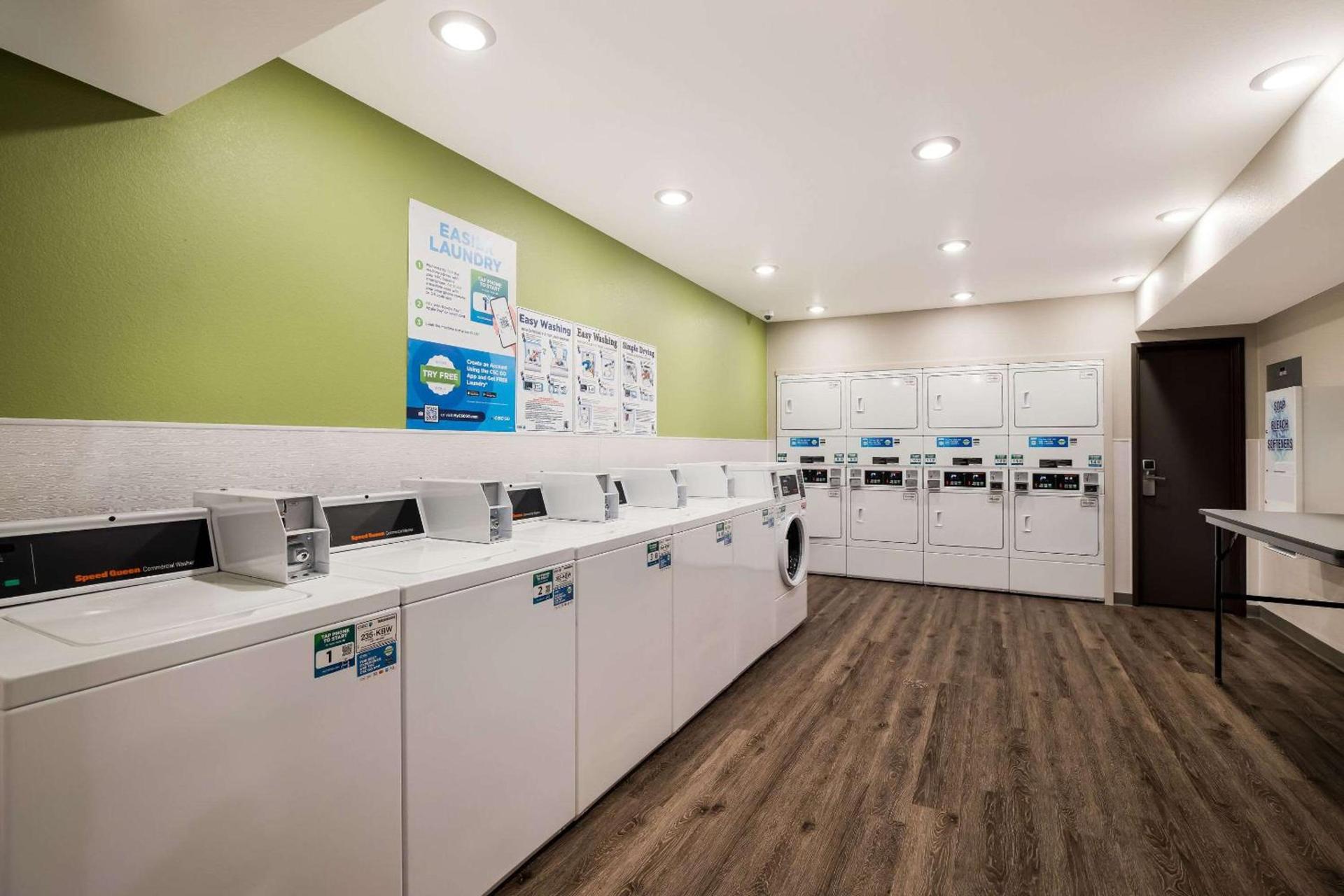 WoodSpring Suites Moreno Valley photo 24