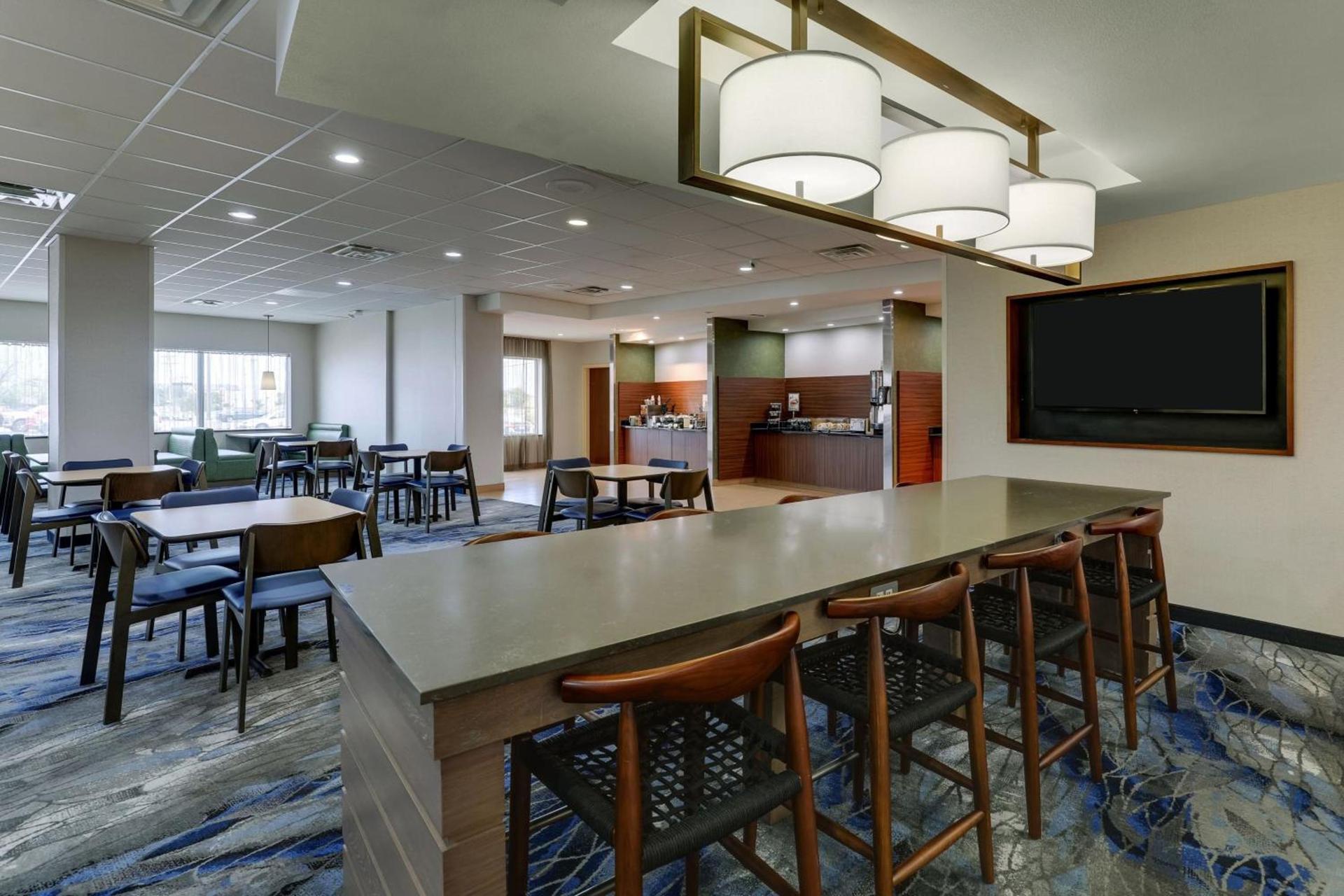 Fairfield Inn and Suites Hutchinson photo 26