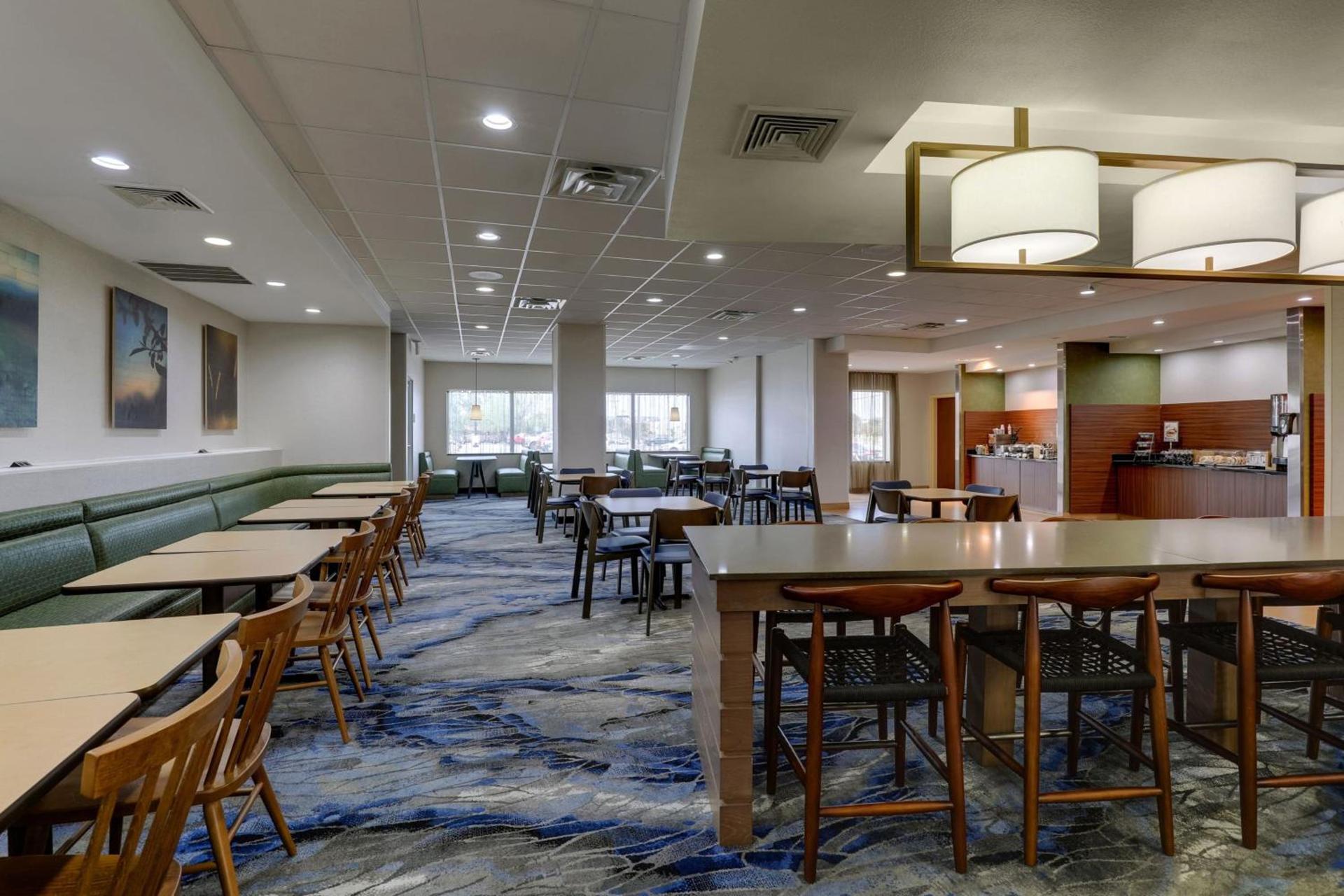 Fairfield Inn and Suites Hutchinson photo 27