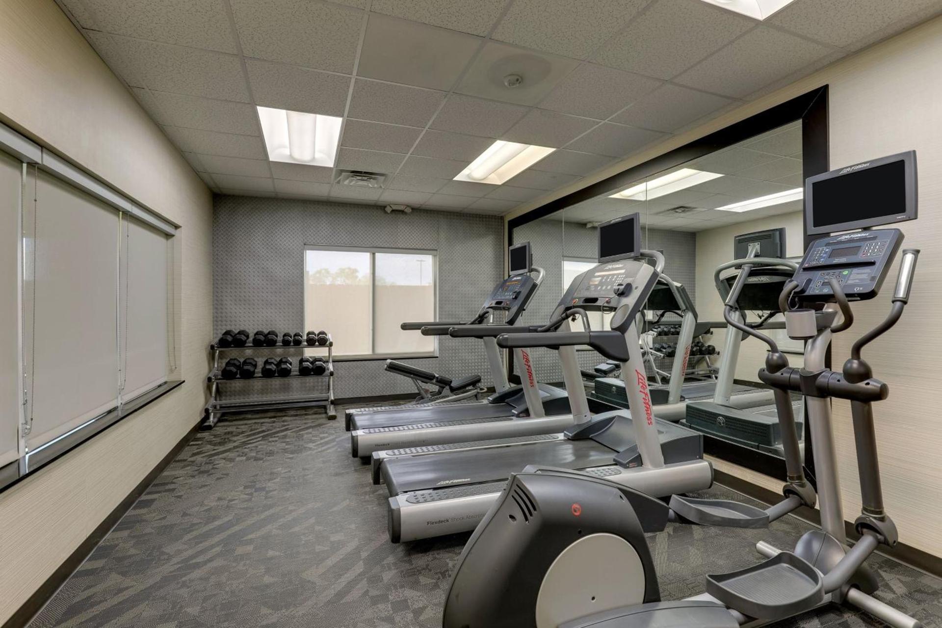 Fairfield Inn and Suites Hutchinson photo 31