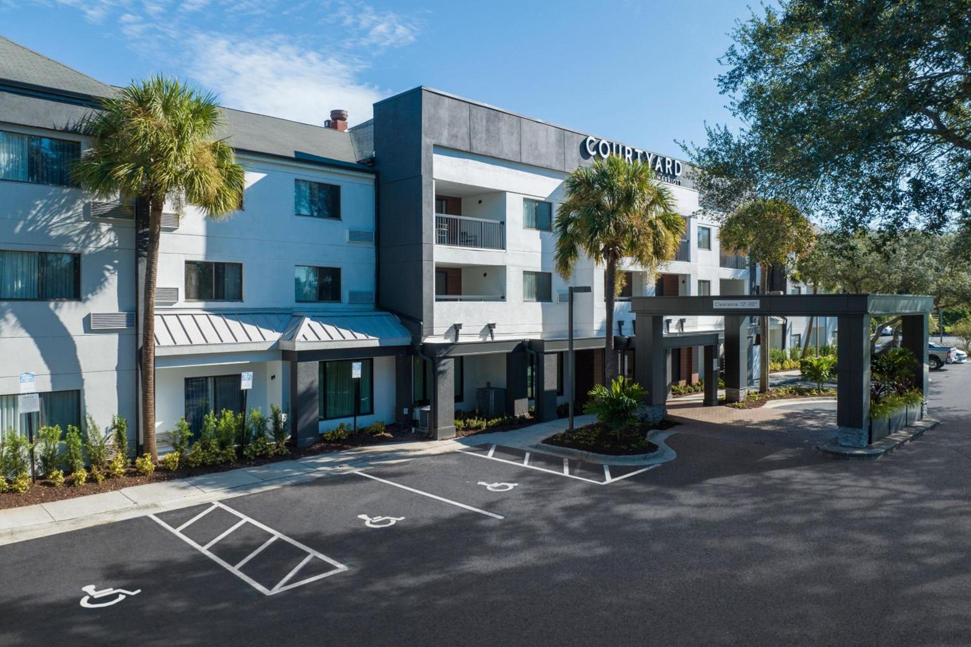 Courtyard Tampa North / I-75 Fletcher photo 6