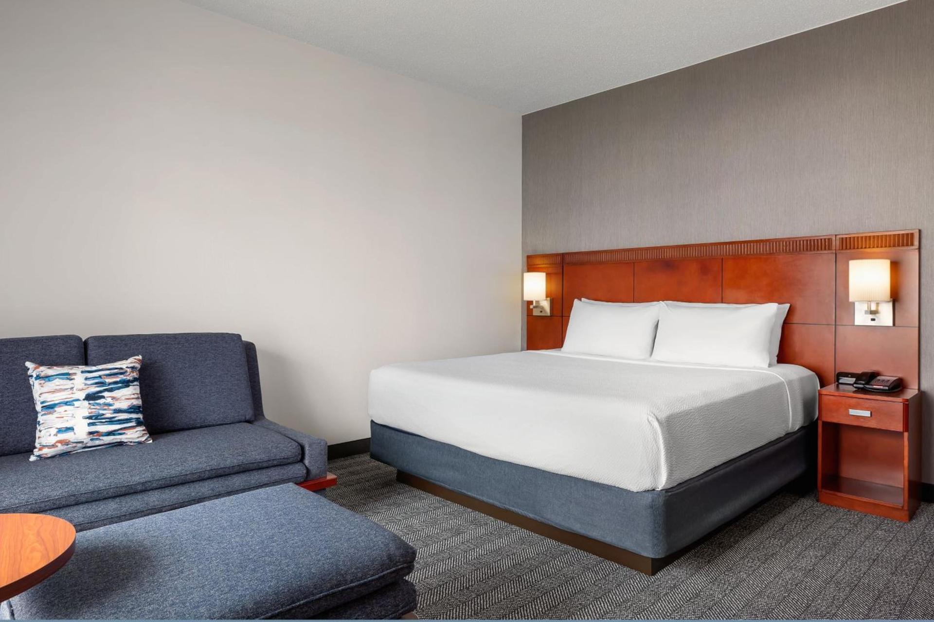 Courtyard by Marriott Minneapolis-St. Paul Airport photo 6