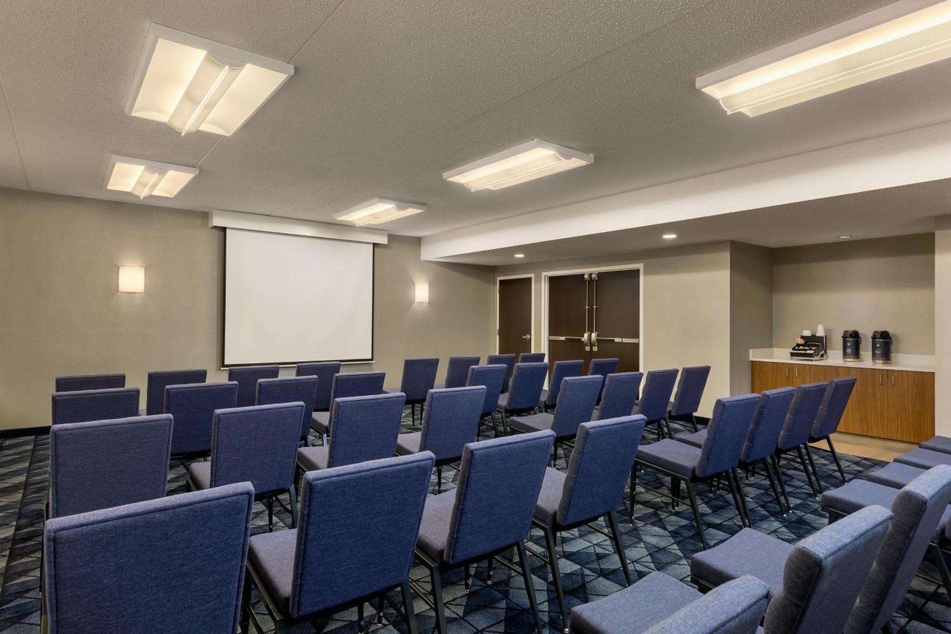 Courtyard by Marriott Minneapolis-St. Paul Airport photo 25