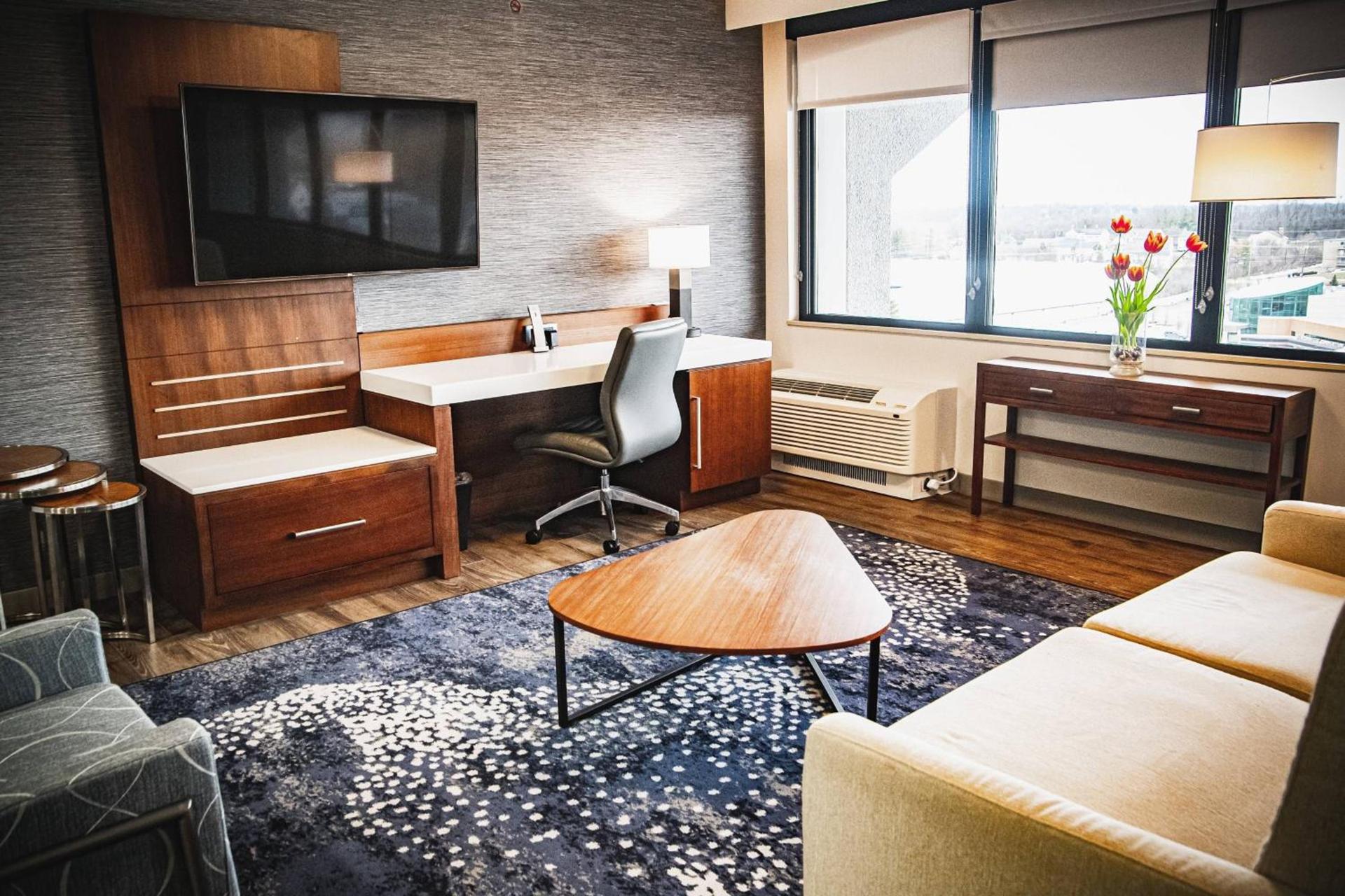 Delta Hotels by Marriott Cincinnati Sharonville photo 19