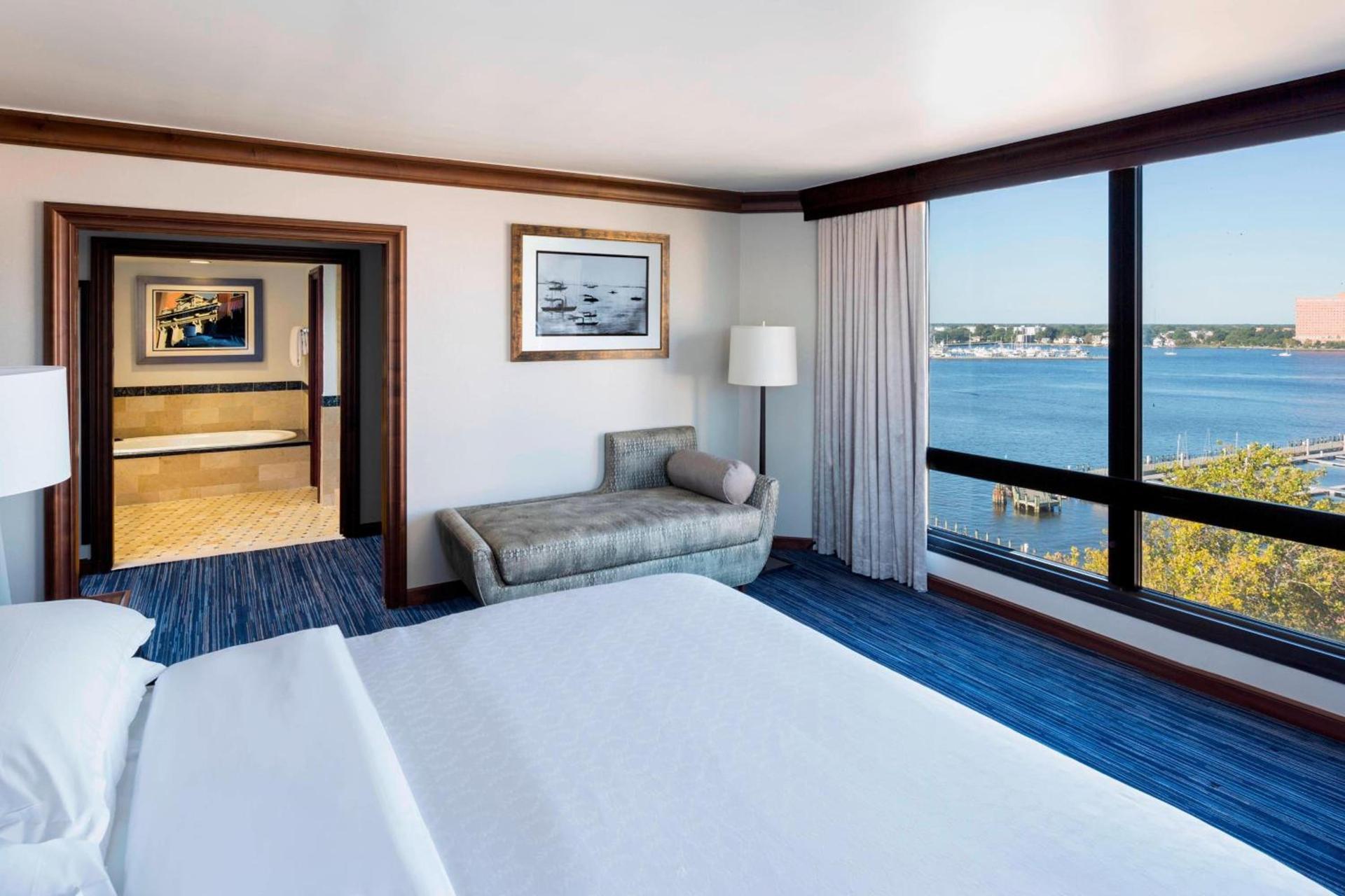 Sheraton Norfolk Waterside Hotel photo 20