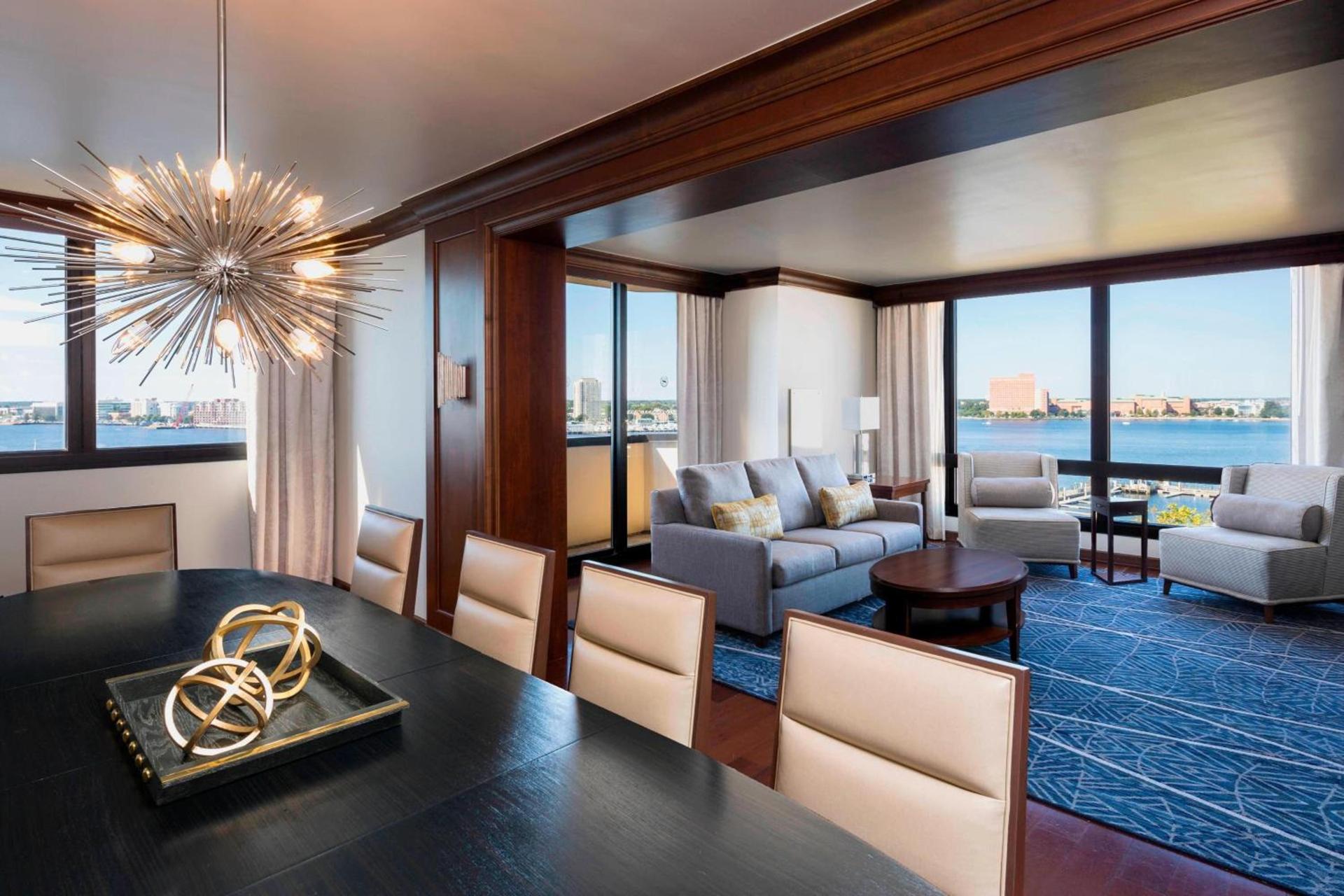 Sheraton Norfolk Waterside Hotel photo 21