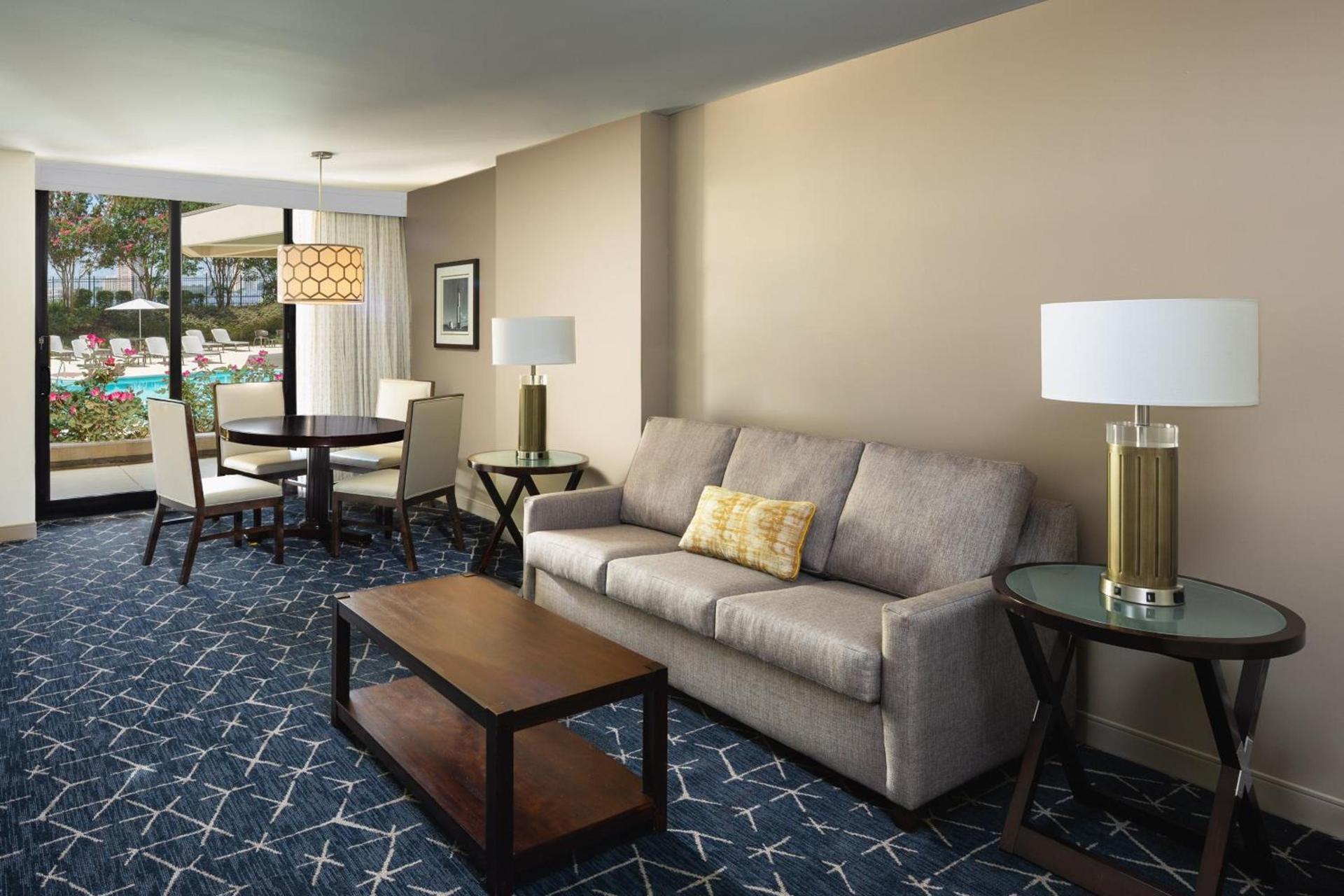 Sheraton Norfolk Waterside Hotel photo 25