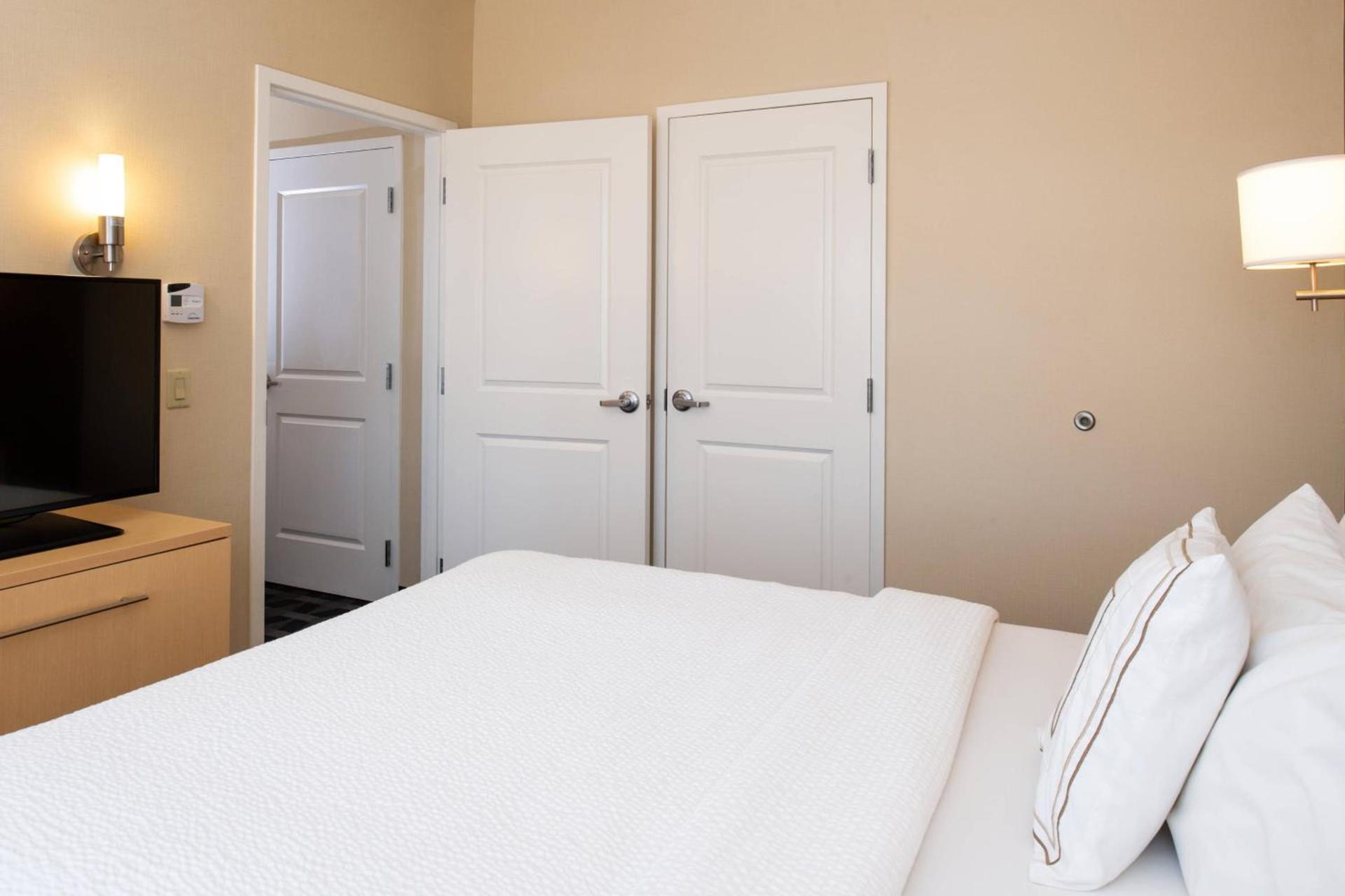 TownePlace Suites by Marriott Bakersfield West photo 8