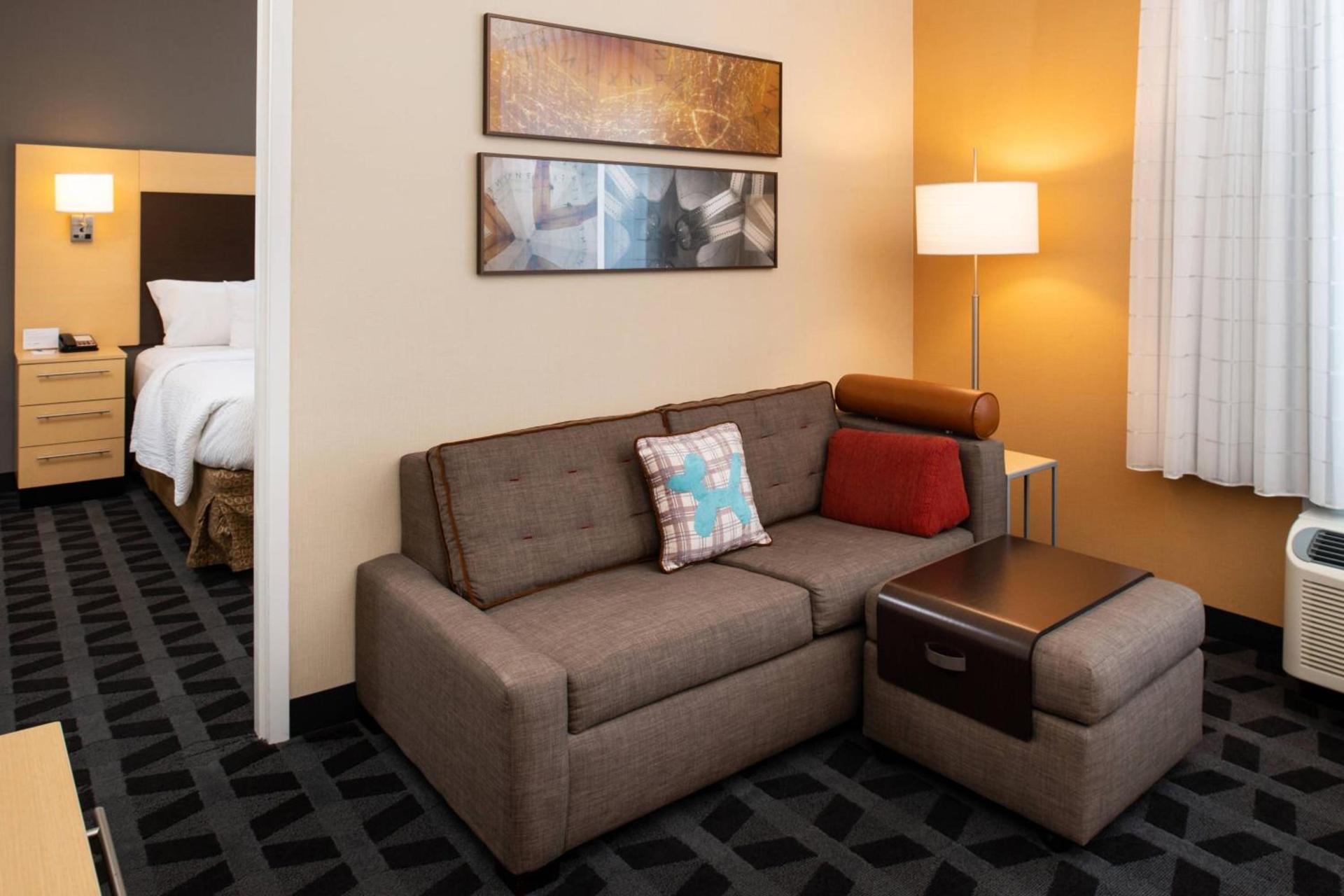 TownePlace Suites by Marriott Bakersfield West photo 12