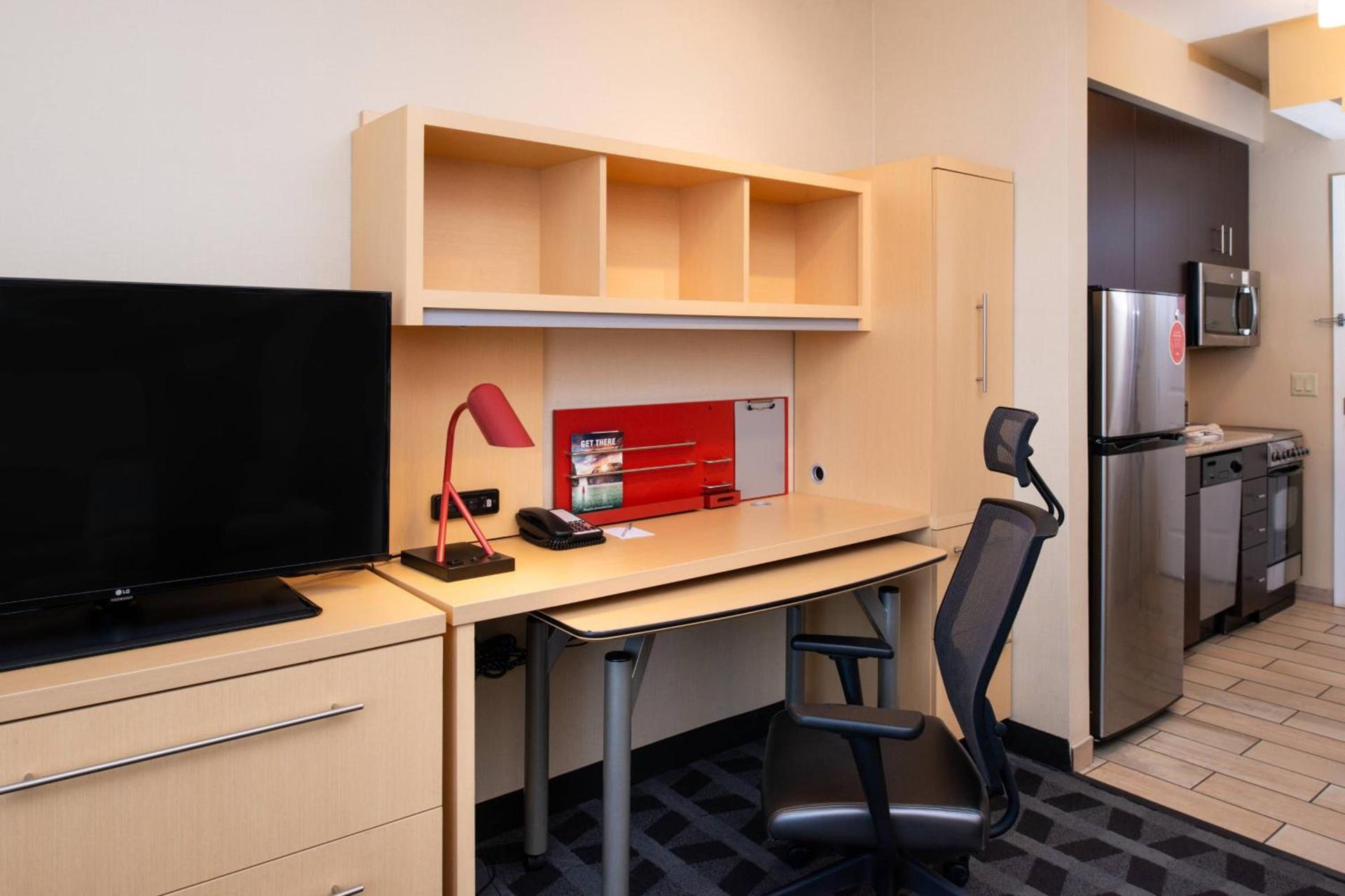 TownePlace Suites by Marriott Bakersfield West photo 15
