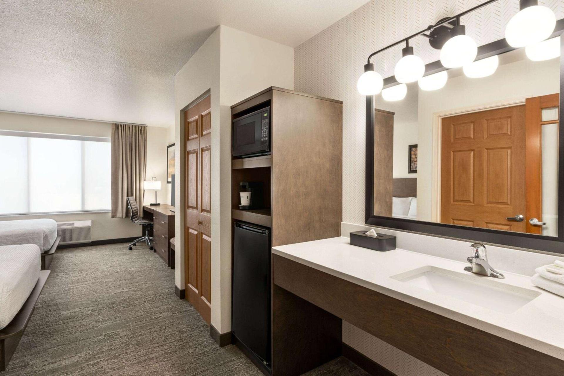 Days Inn & Suites by Wyndham Bozeman photo 29