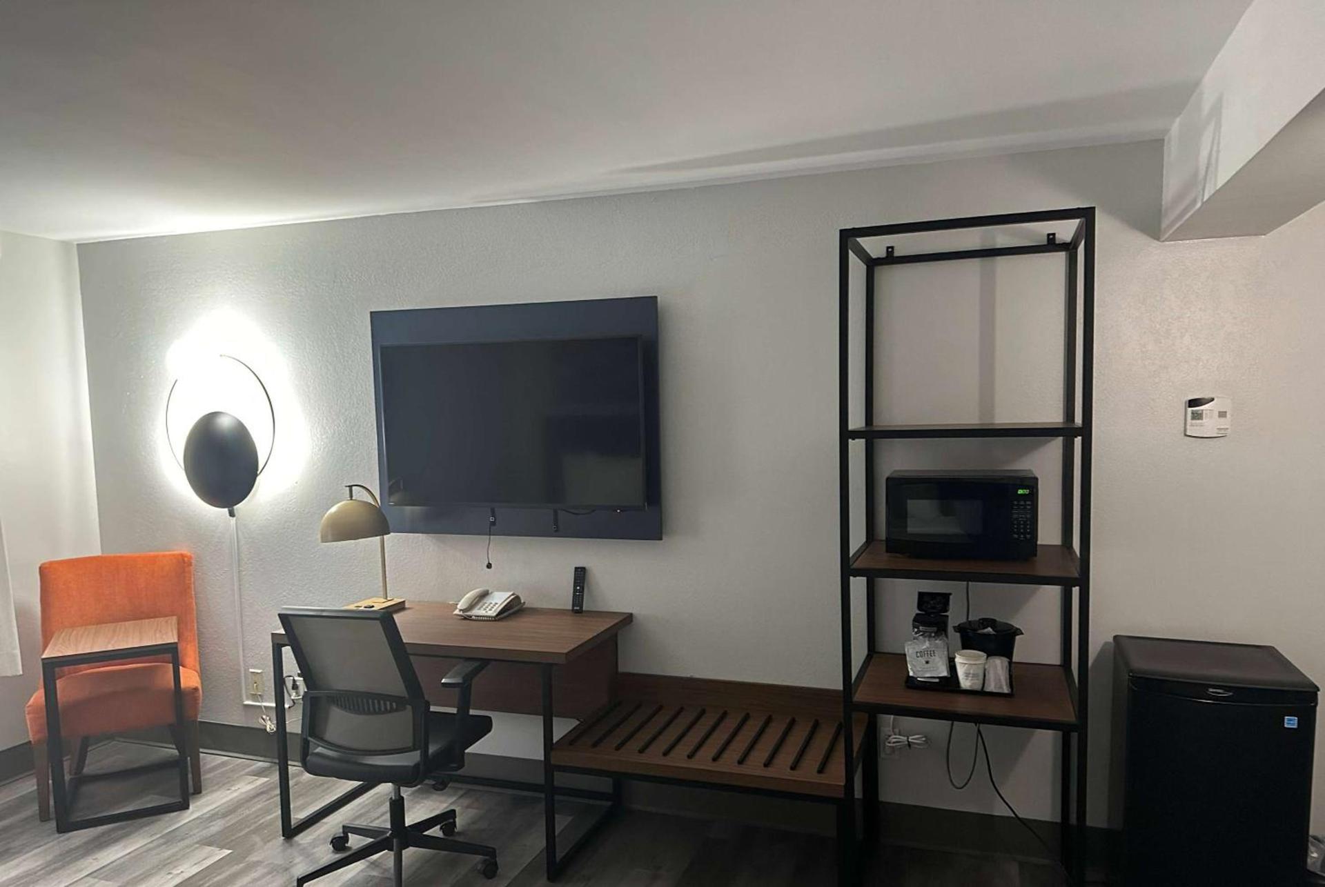 La Quinta by Wyndham Birmingham Homewood photo 12