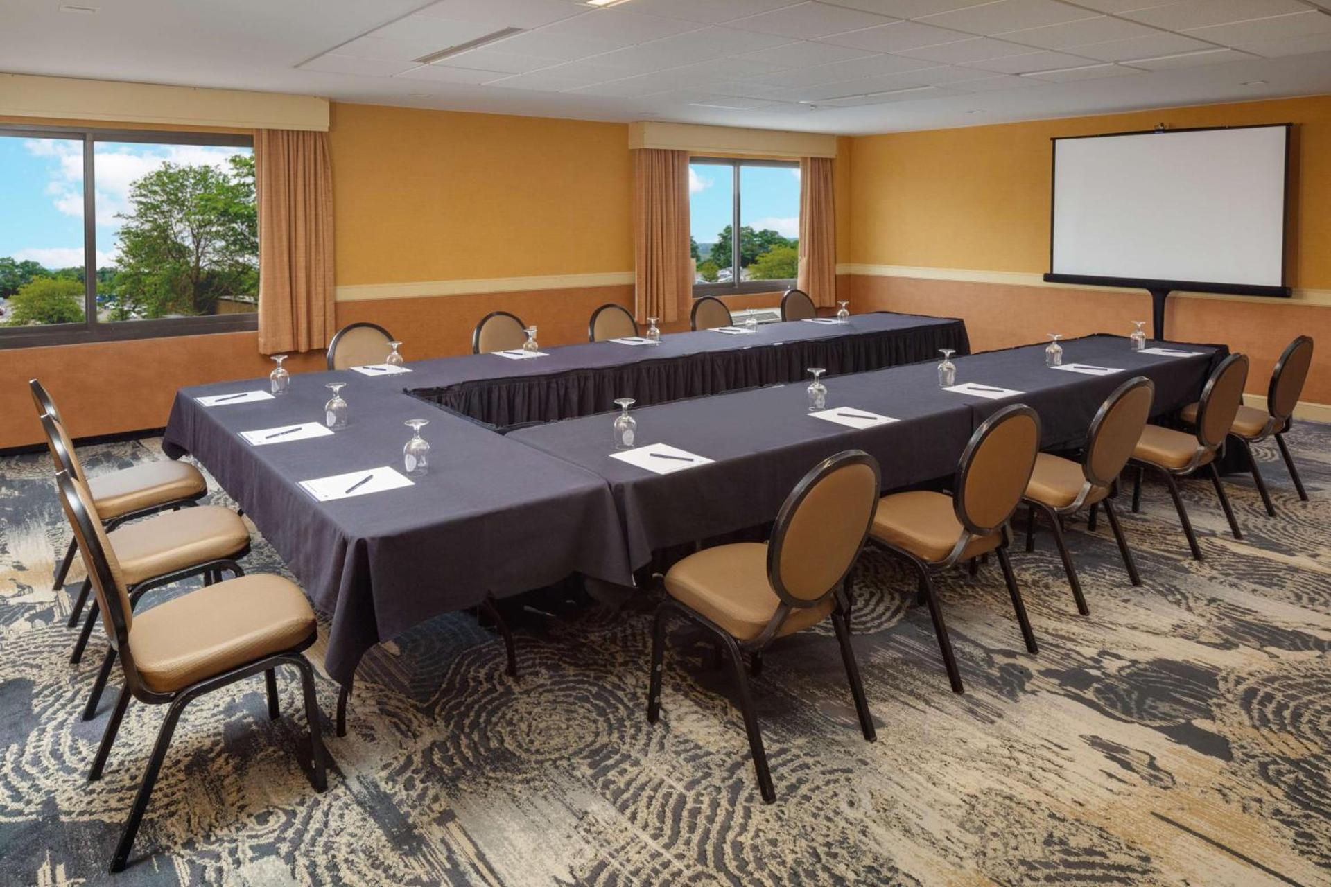 DoubleTree Boston North Shore Danvers photo 37