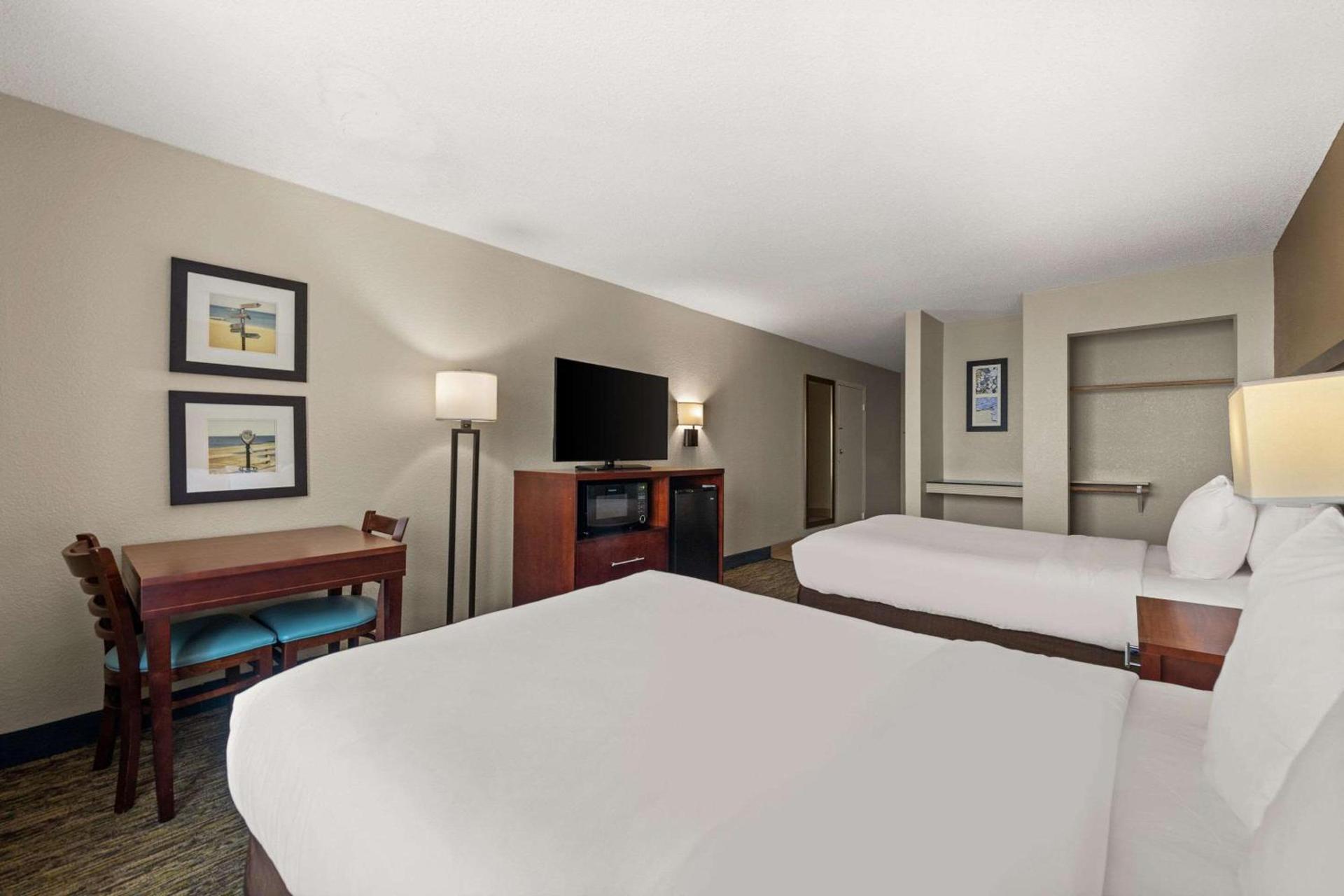 Comfort Inn On the Ocean photo 9