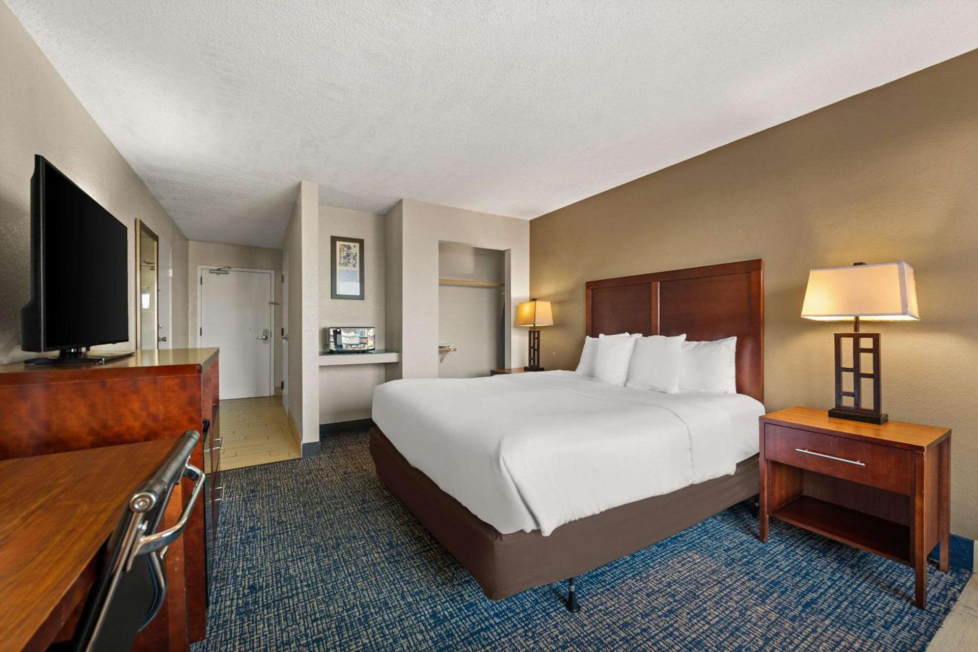Comfort Inn On the Ocean photo 11
