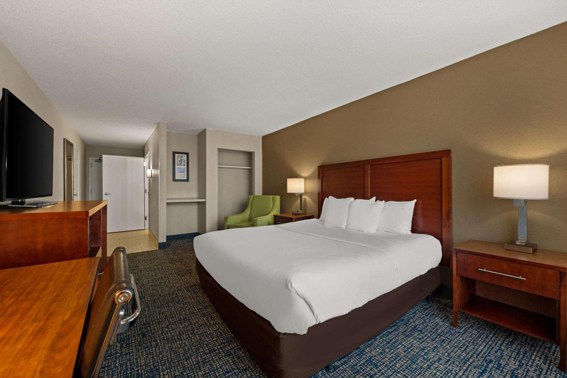 Comfort Inn On the Ocean photo 17