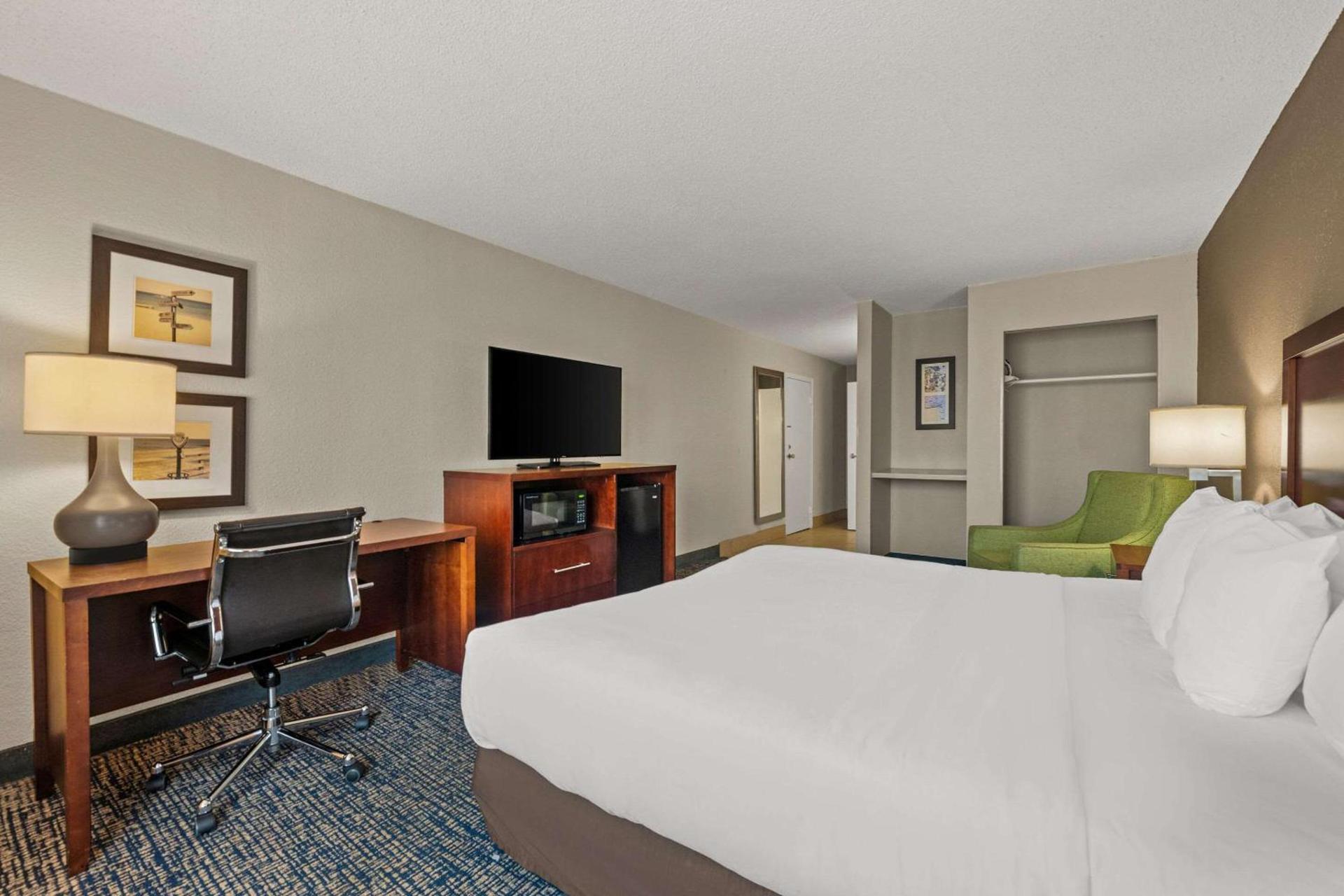 Comfort Inn On the Ocean photo 18