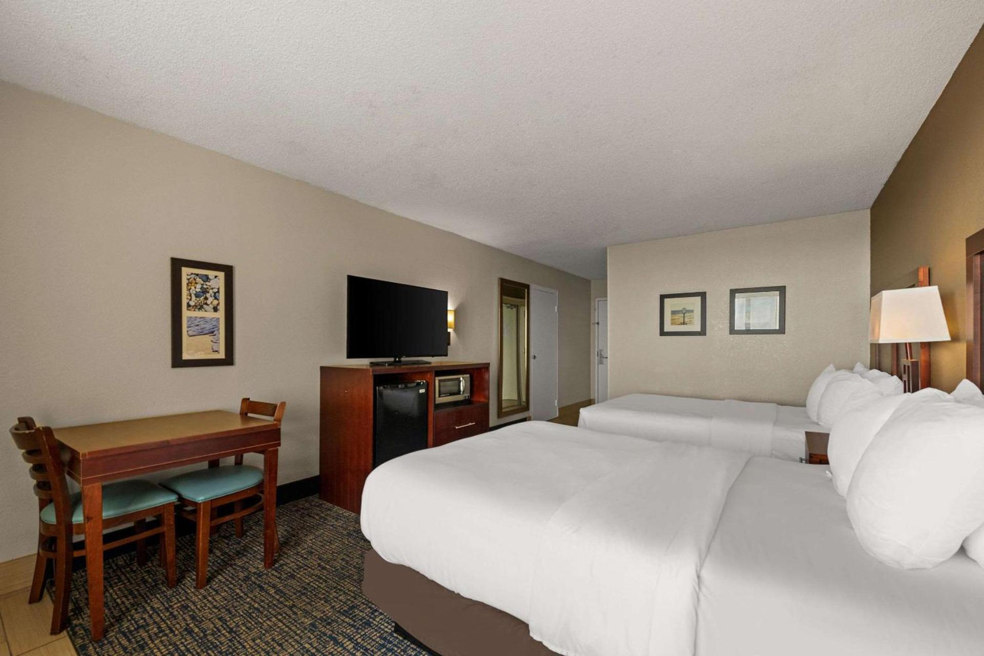 Comfort Inn On the Ocean photo 26