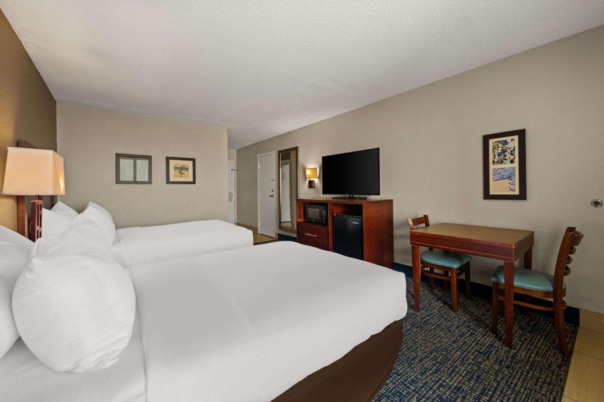 Comfort Inn On the Ocean photo 30