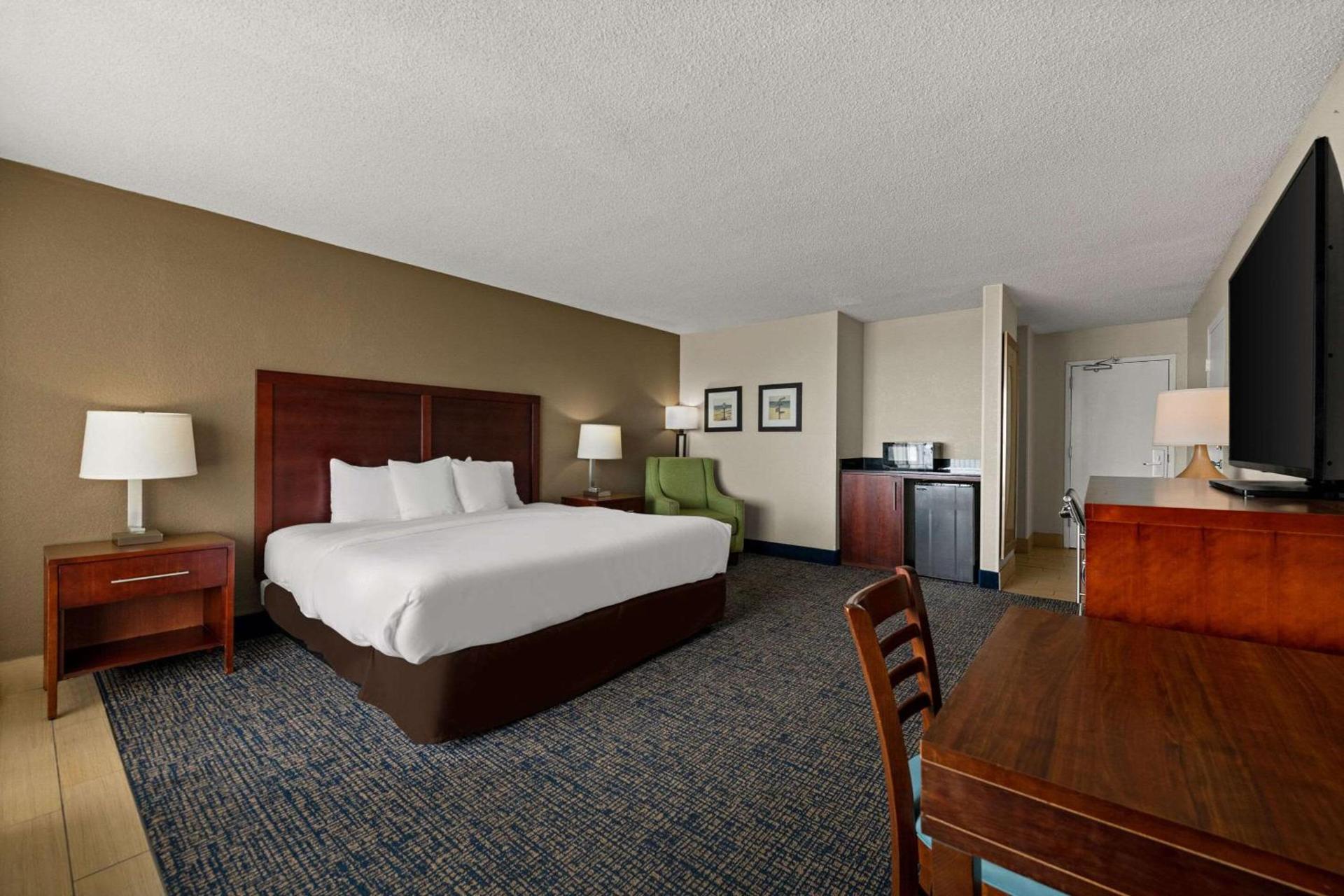Comfort Inn On the Ocean photo 38