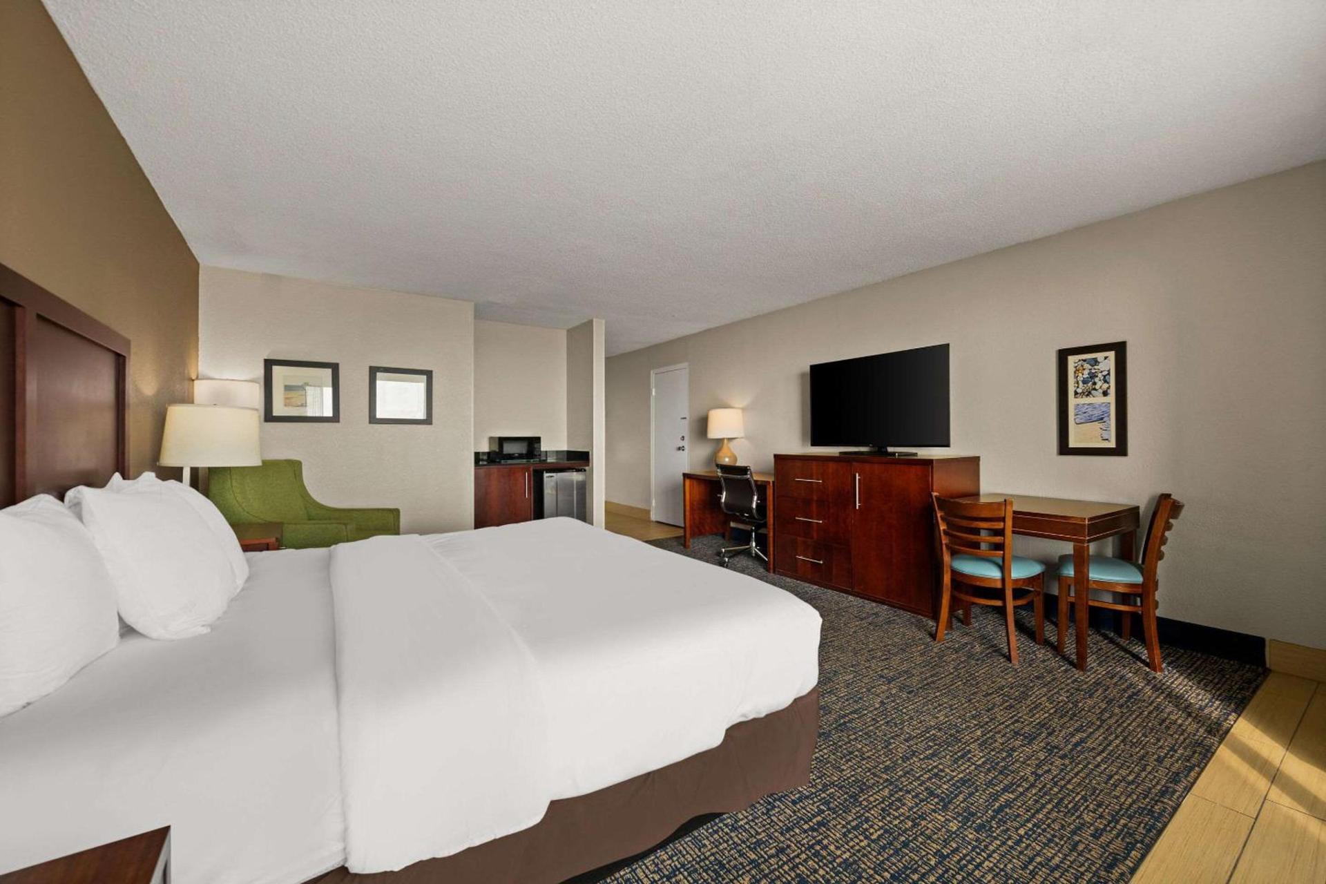 Comfort Inn On the Ocean photo 39