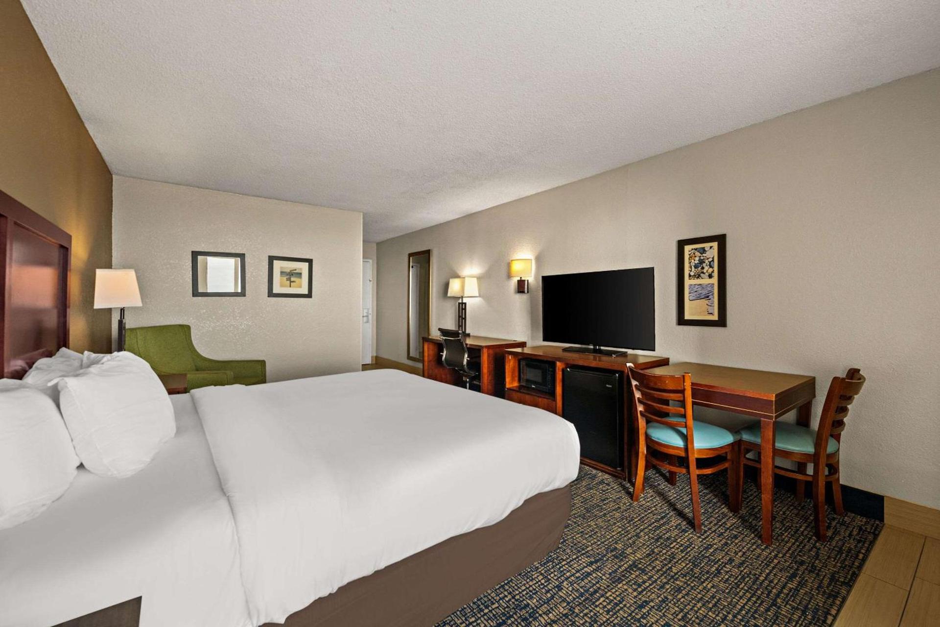 Comfort Inn On the Ocean photo 42