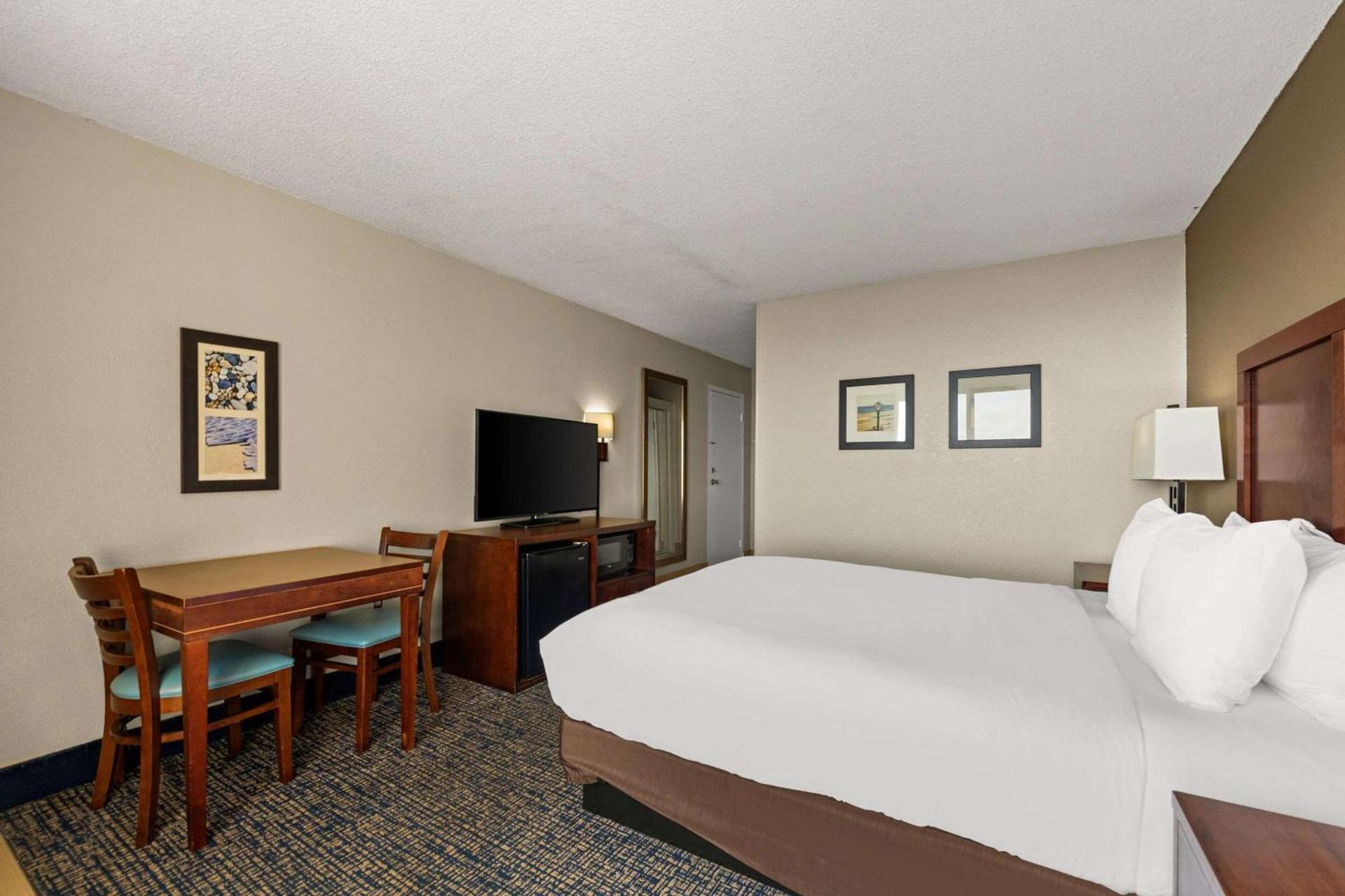 Comfort Inn On the Ocean photo 51