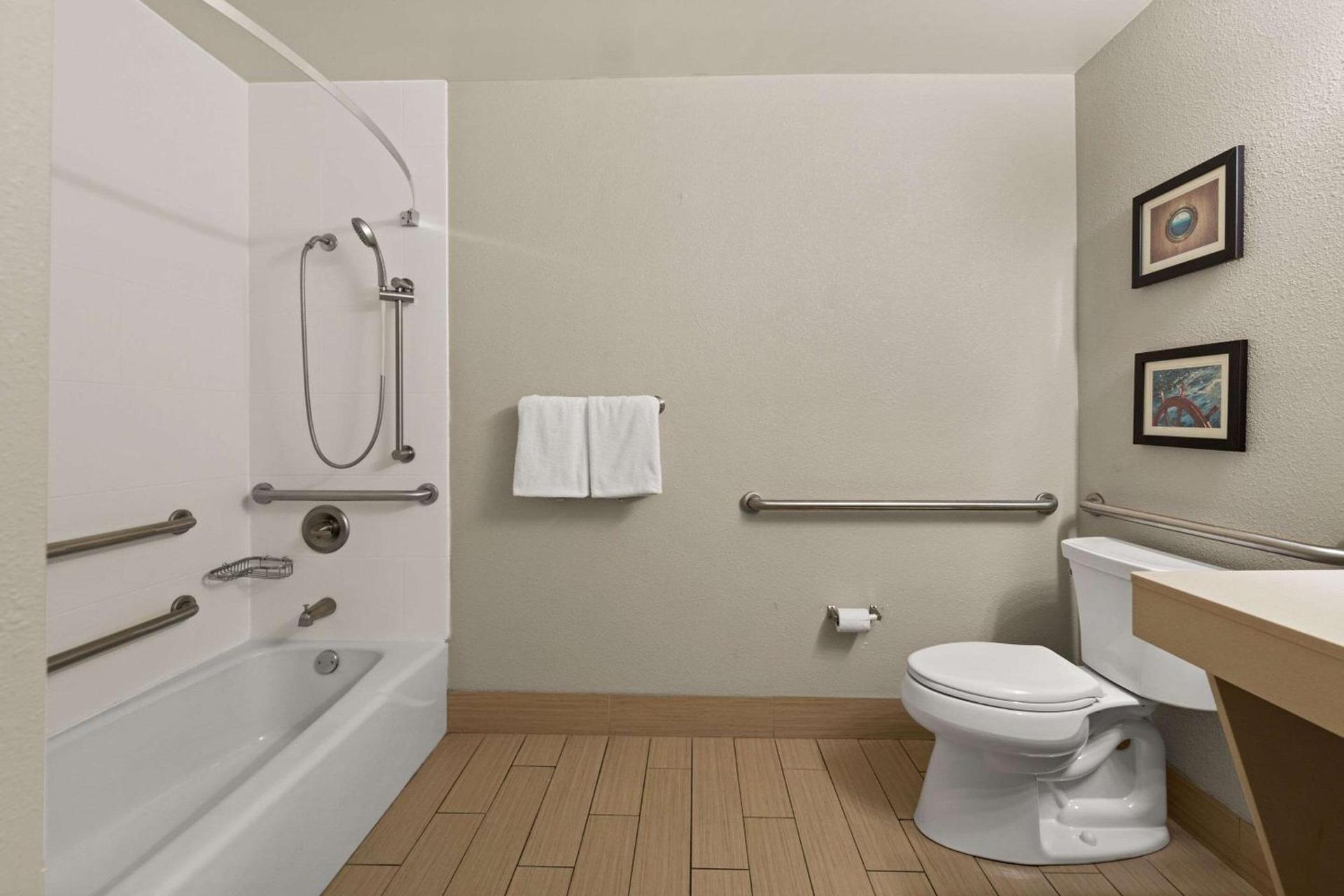 Comfort Inn On the Ocean photo 53