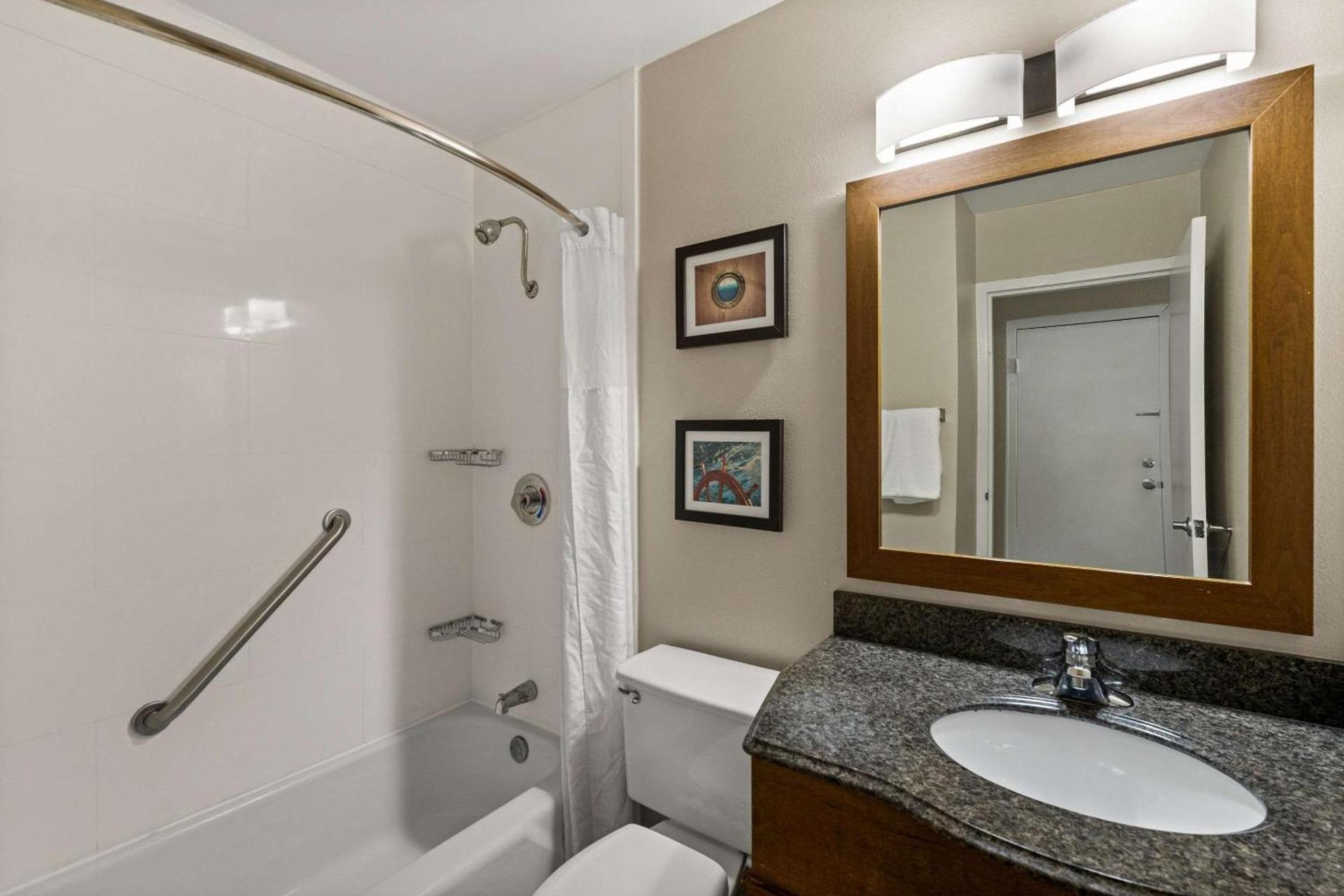 Comfort Inn On the Ocean photo 55