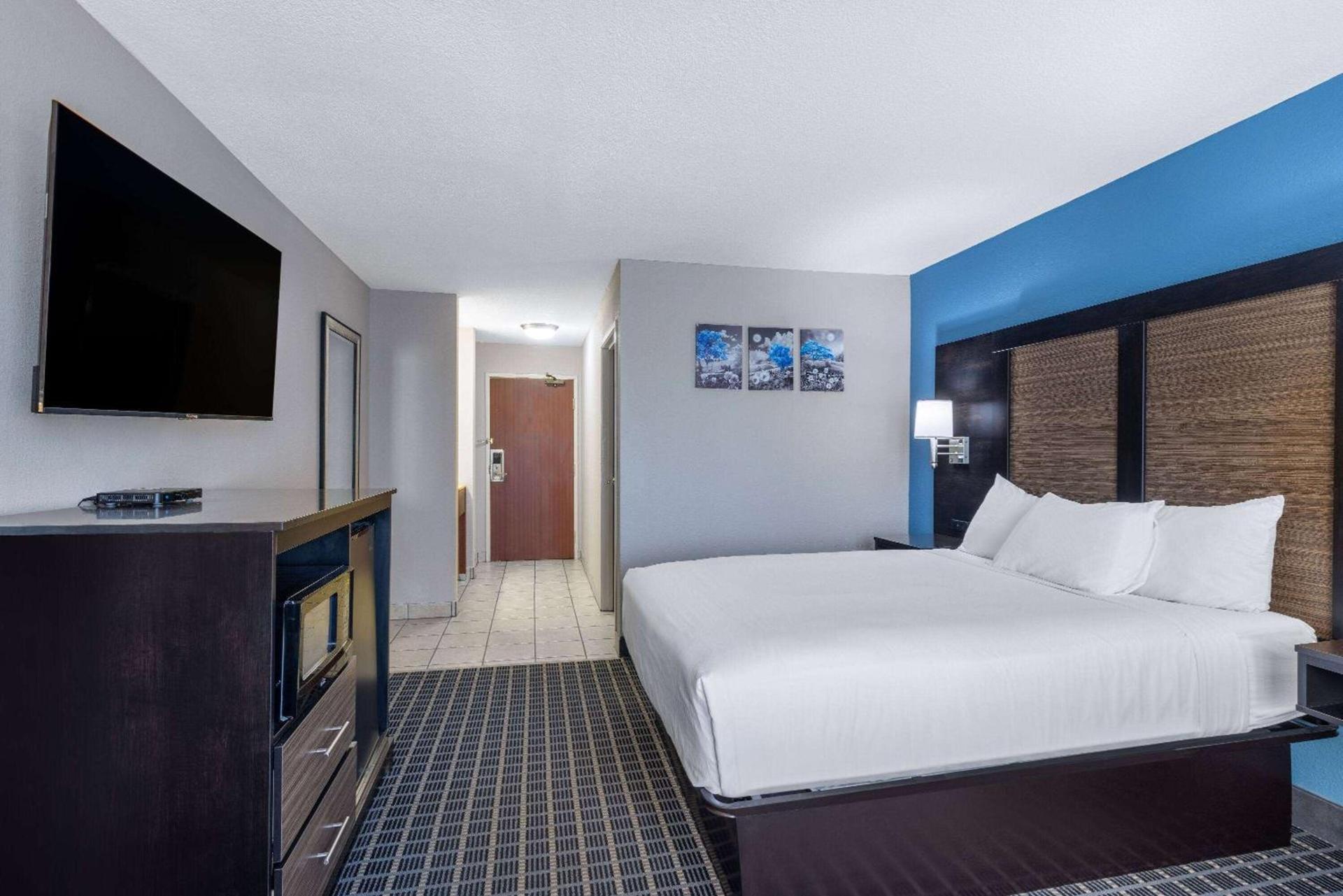 Baymont by Wyndham Kirksville University Area photo 19