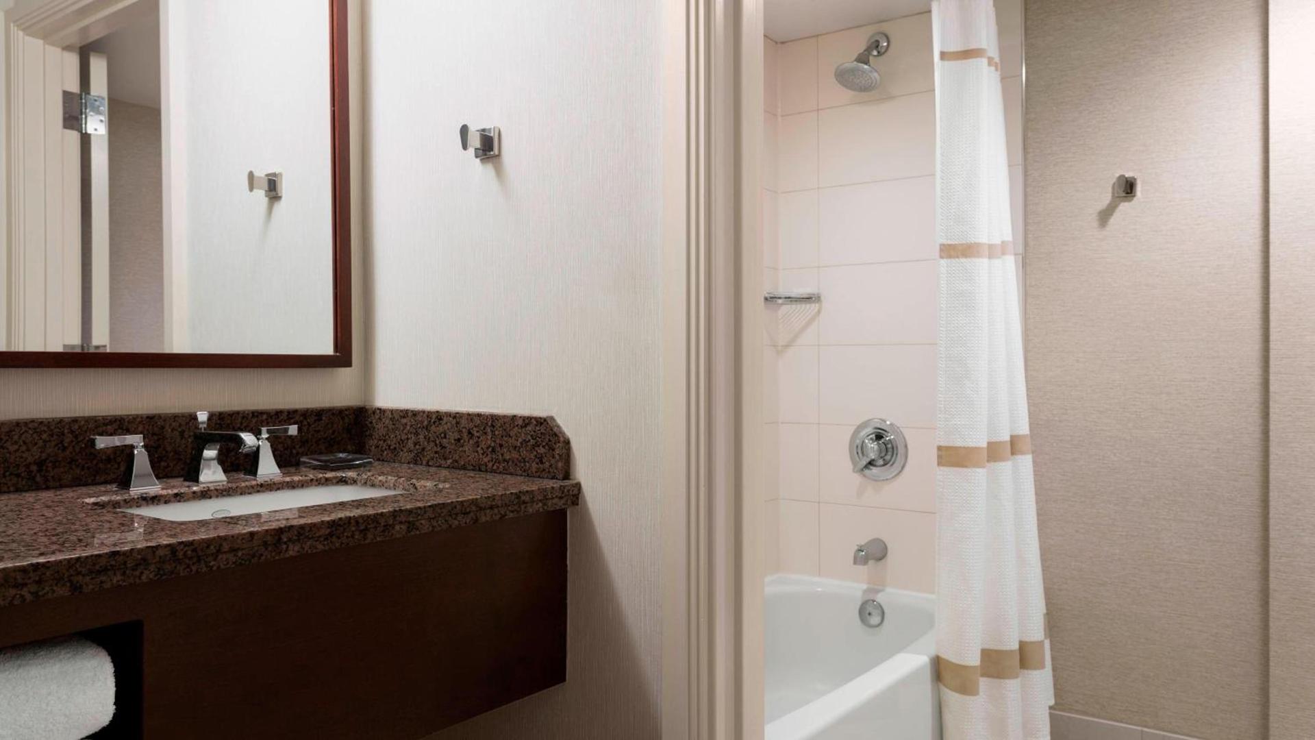 Cleveland Marriott Downtown at Key Tower photo 73