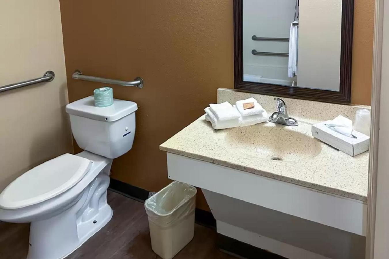 Suburban Studios Houston North I-45 photo 15