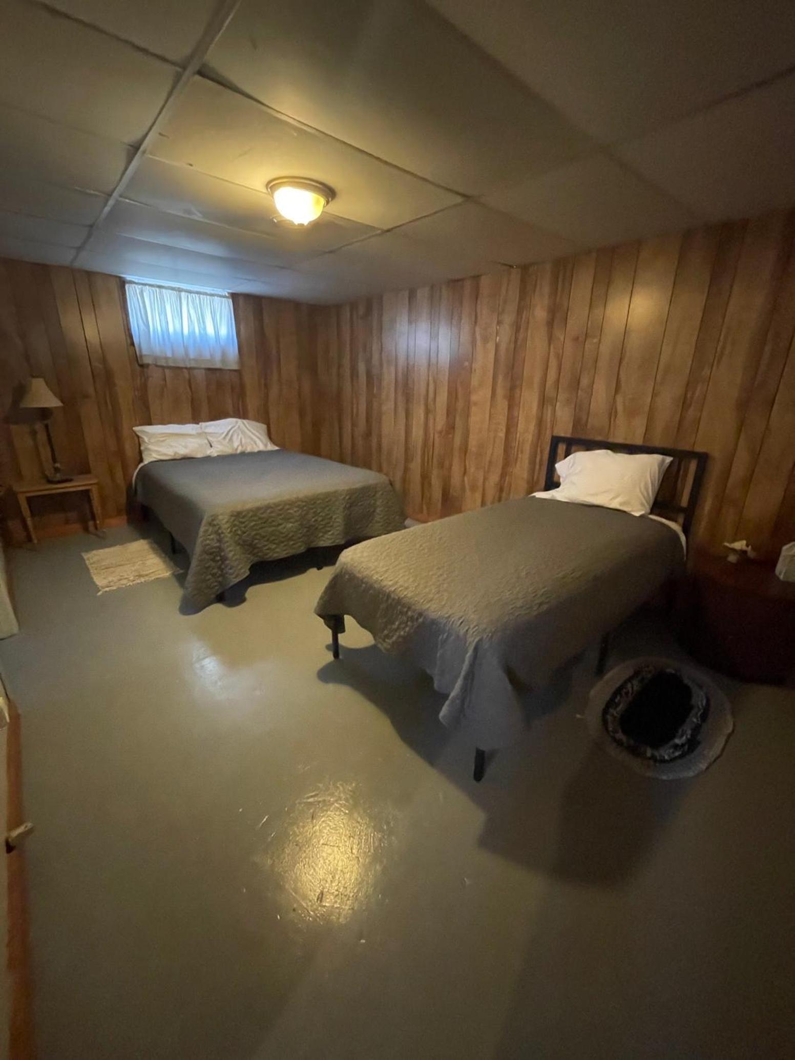 East Side Motel & Cabins photo 93