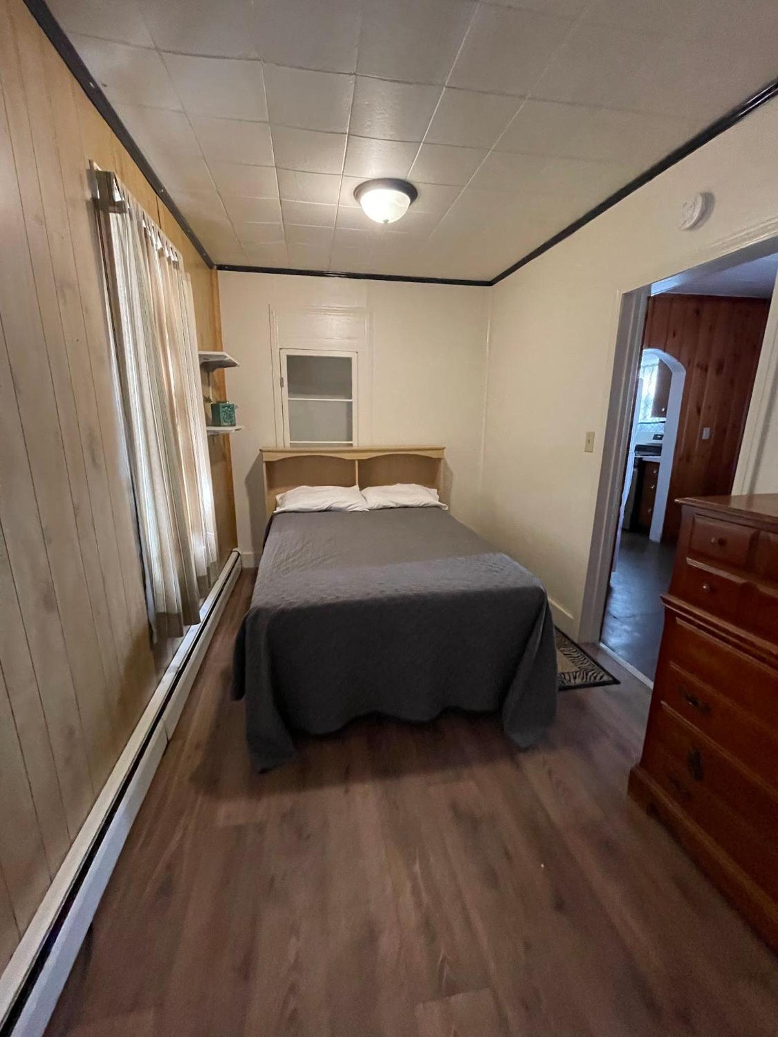 East Side Motel & Cabins photo 86