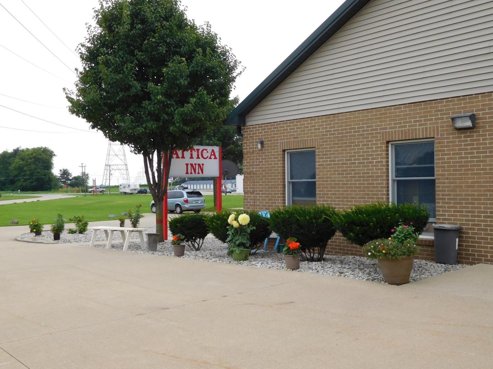 Attica Inn photo 9