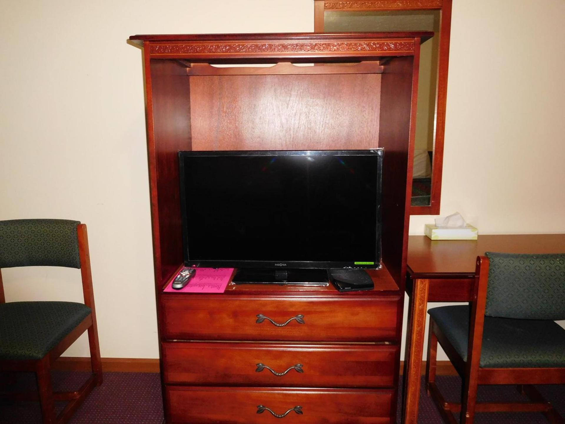 Attica Inn photo 17