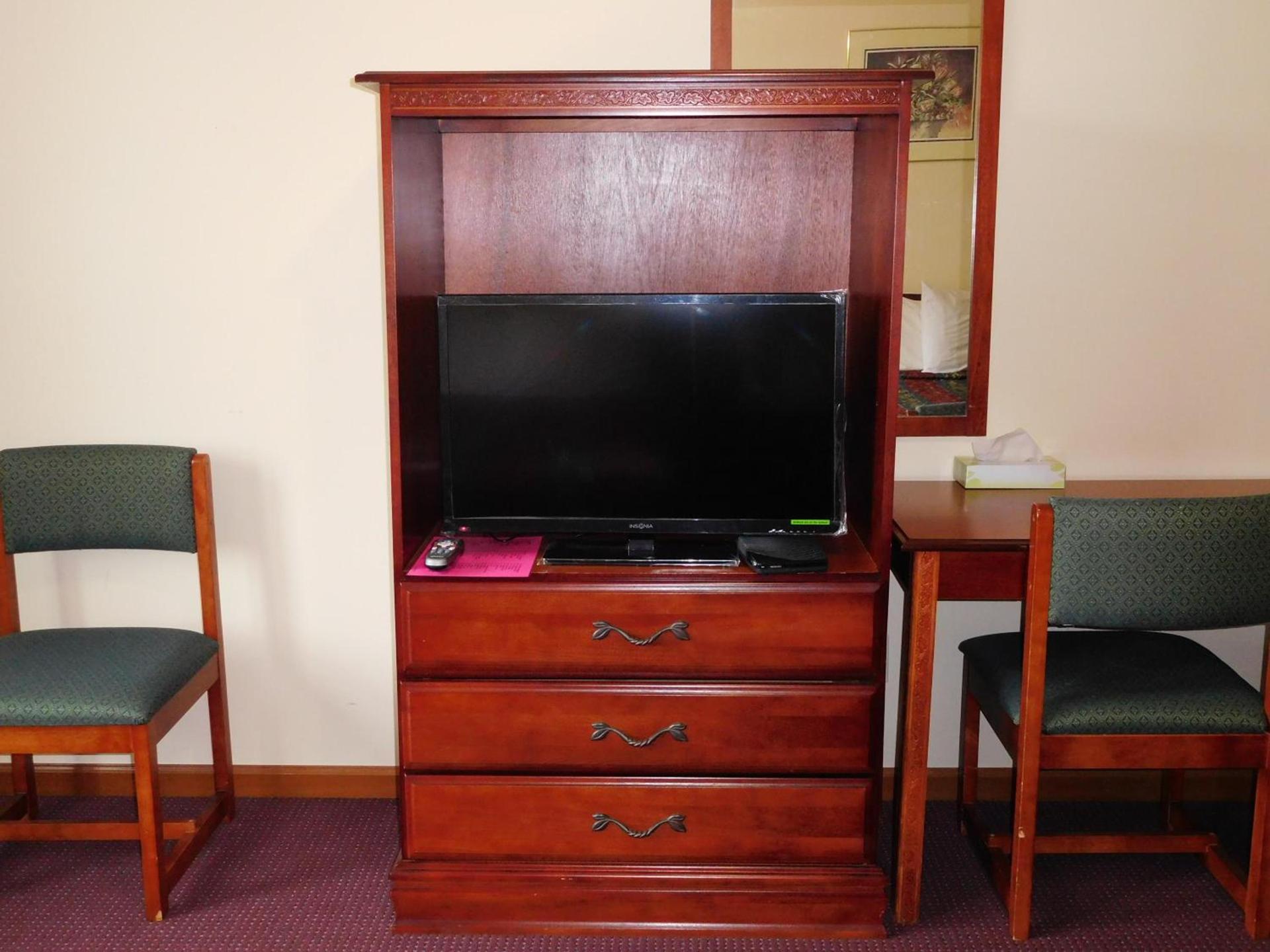 Attica Inn photo 18