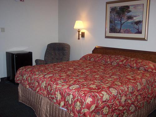 Red Carpet Inn (formerly Royal Inn) photo 3